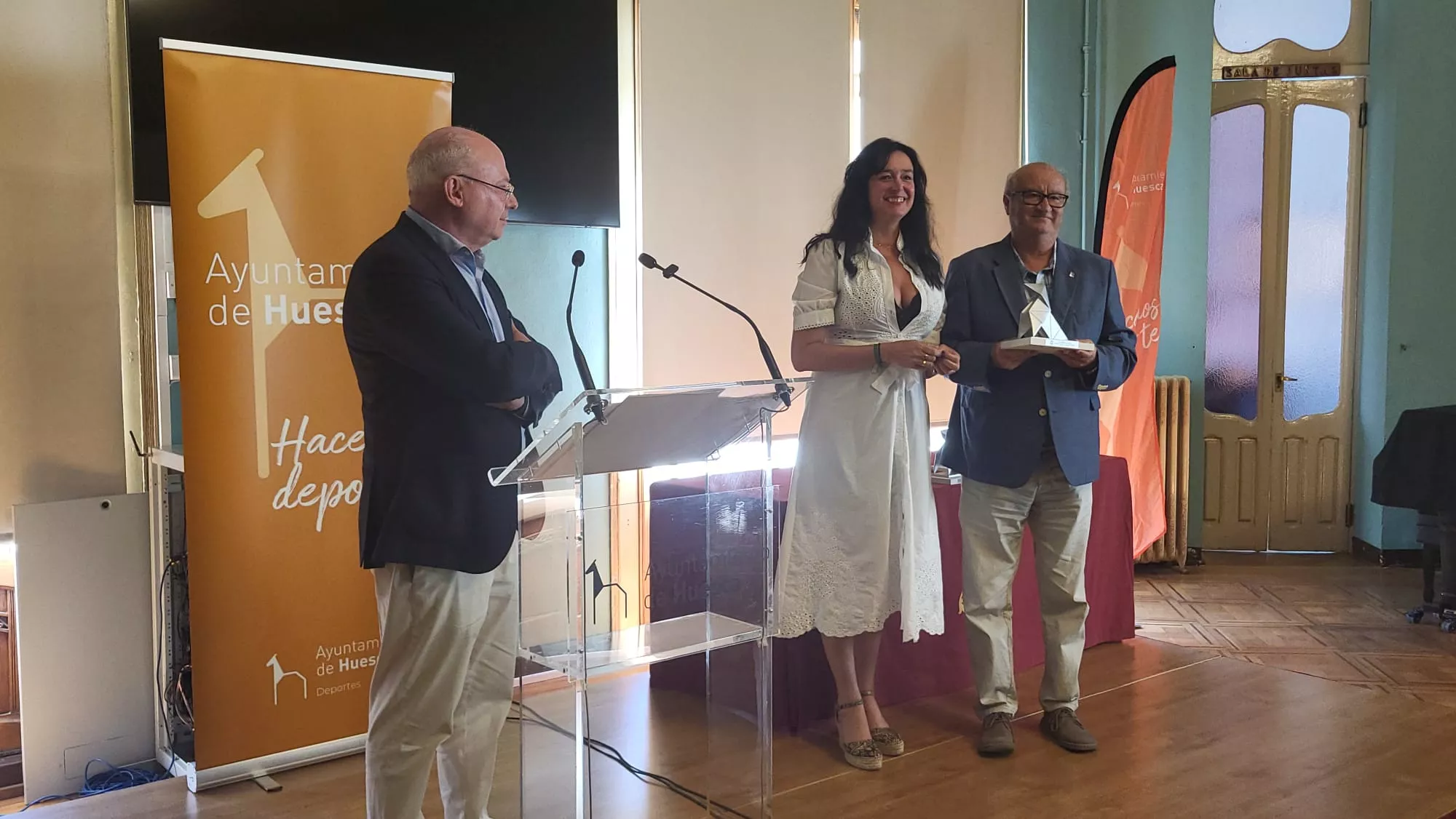 Homenaje a los presidentes y personal del Patronato Municipal de Deportes de Huesca