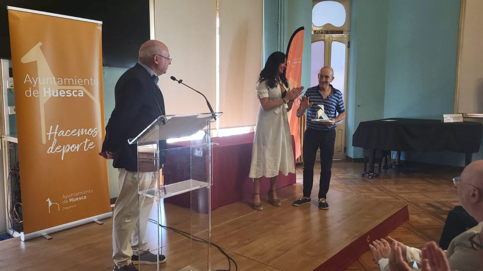 Homenaje a los presidentes y personal del Patronato Municipal de Deportes de Huesca