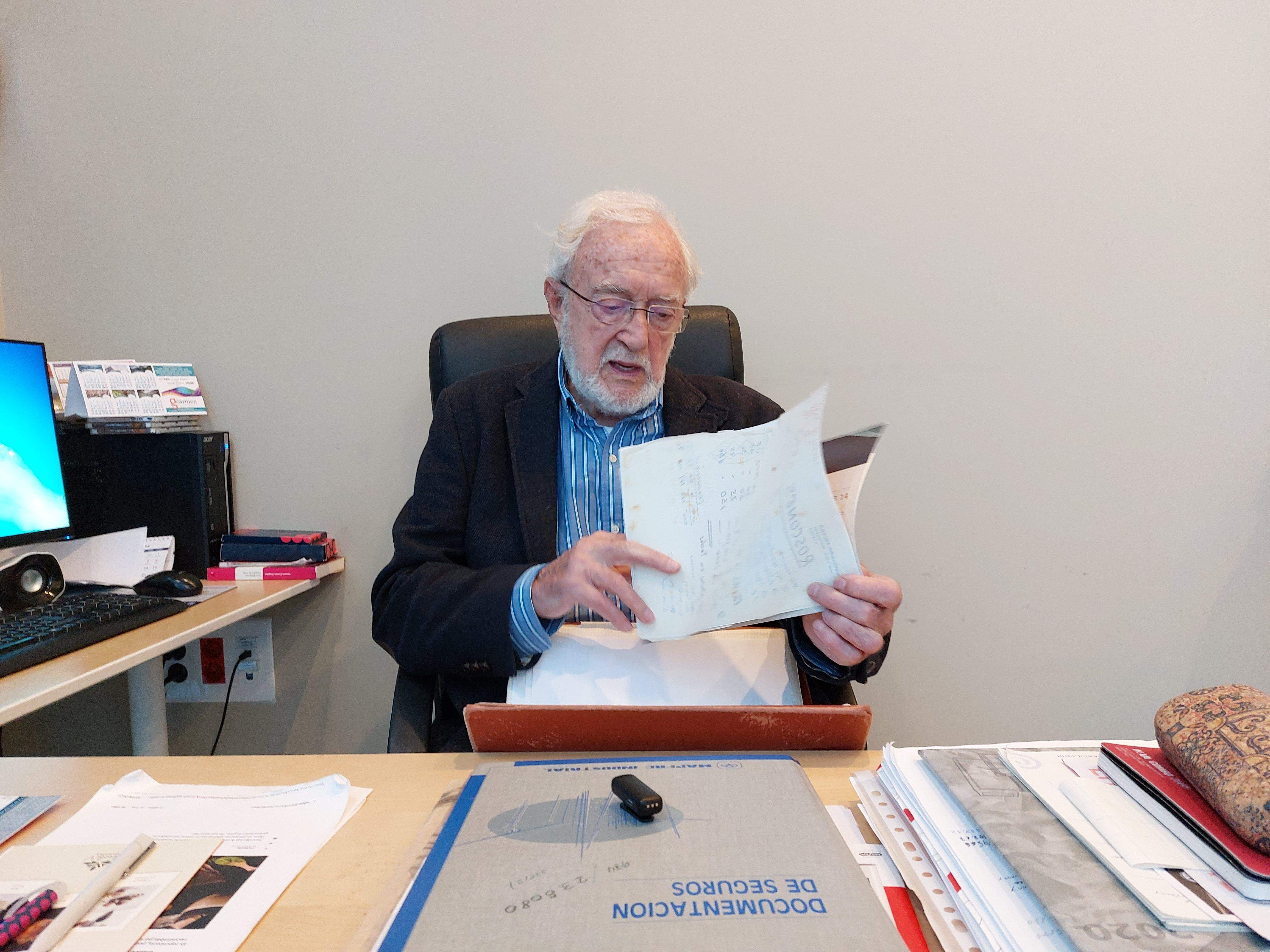 Vicente Ascaso, en su despacho.