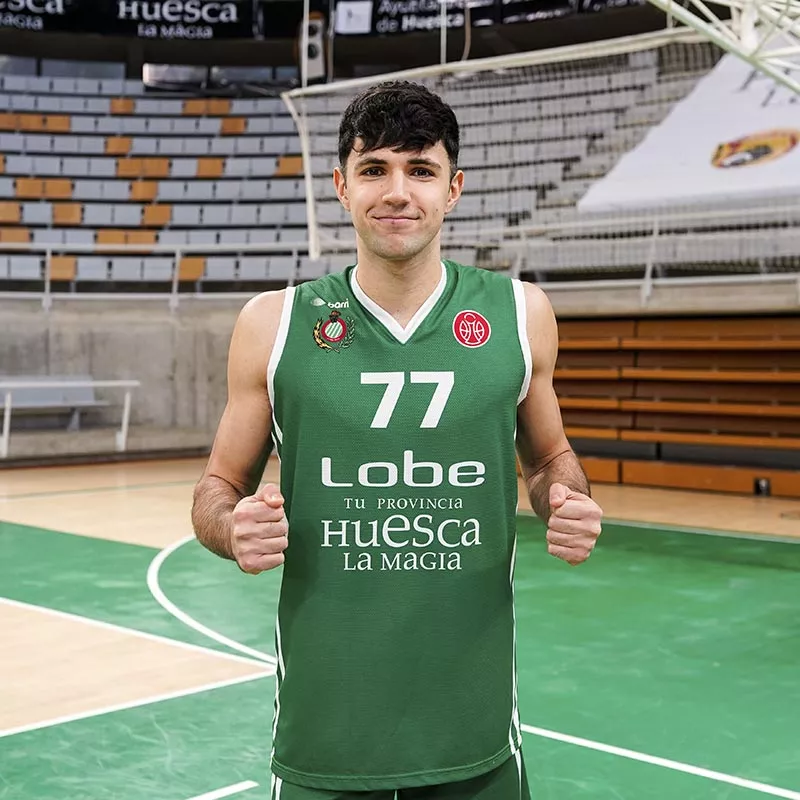 Guillem Vázquez, el 77 batallador del Club Baloncesto Peñas