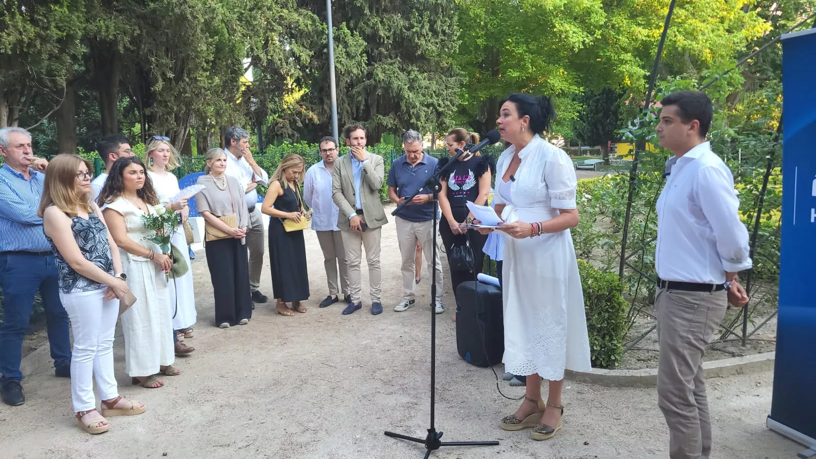 Lorena Orduna, junto a José Mateo y Sonia Latre y otras autoridades en la Rosaleda en el Homenaje a Miguel Ángel Blanco