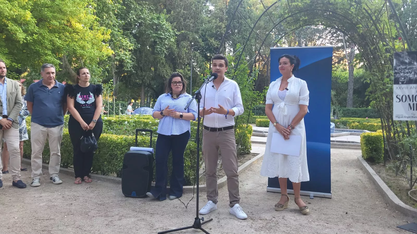 Homenaje a Miguel Ángel Blanco en la Rosaleda del Parque Miguel Servet de Huesca