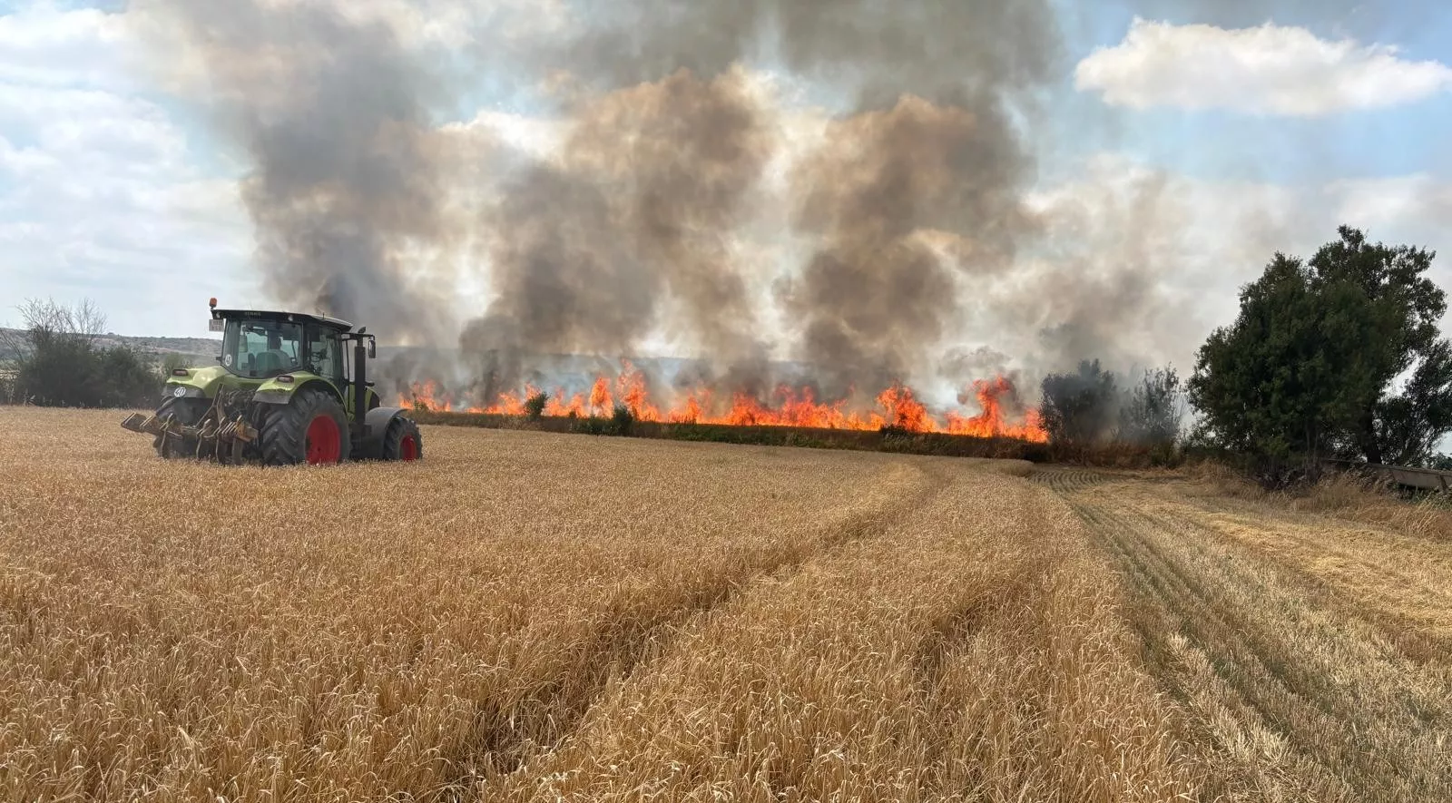 Los agricultores, en primera línea contra el fuego Los agricultores, en primera línea contra el fuego