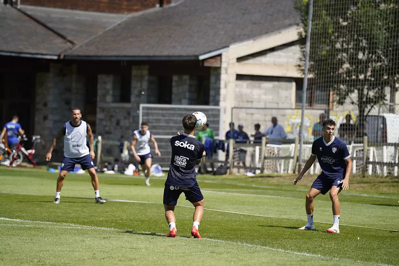 Primer entrenamiento de la SD Huesca en Benasque. Dani Vidal