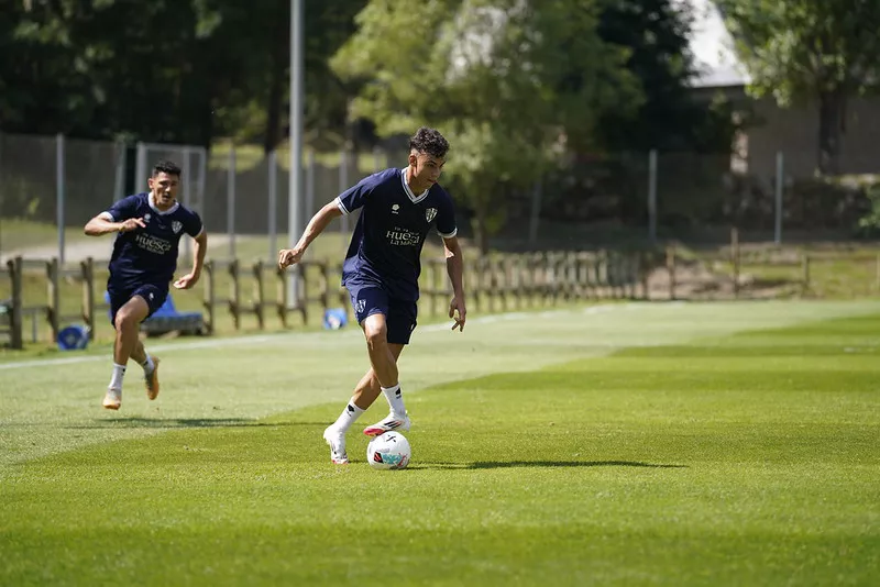 Primer entrenamiento de la SD Huesca en Benasque. Dani Vidal