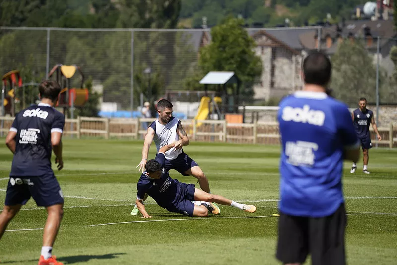 Primer entrenamiento de la SD Huesca en Benasque. Dani Vidal