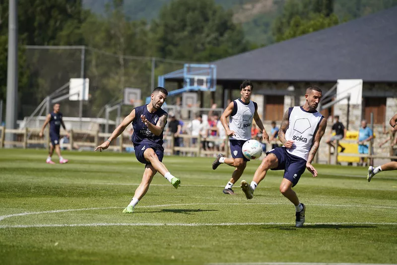 Primer entrenamiento de la SD Huesca en Benasque. Dani Vidal
