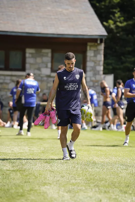 Primer entrenamiento de la SD Huesca en Benasque. Dani Vidal