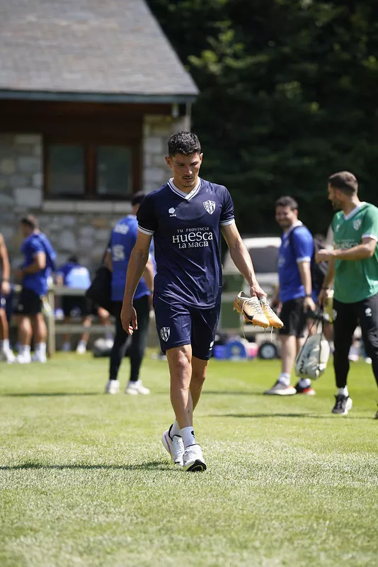 Primer entrenamiento de la SD Huesca en Benasque. Dani Vidal
