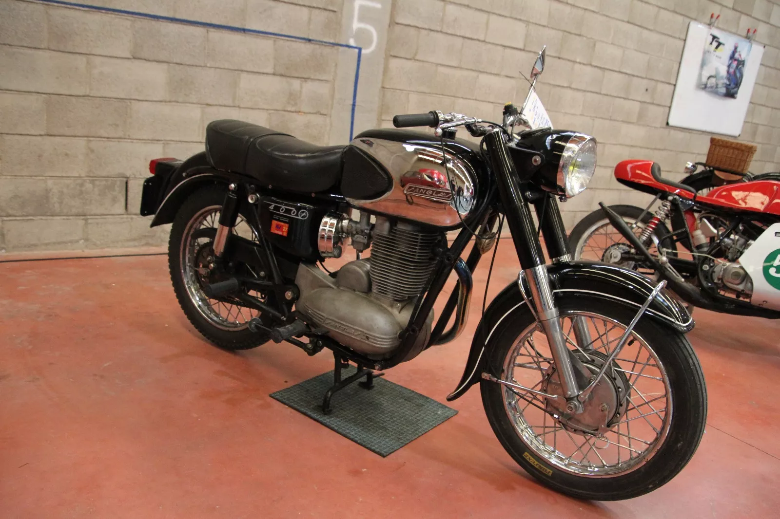 I Salón Auto Moto Classic de Ayerbe. Foto Carlos Neofato