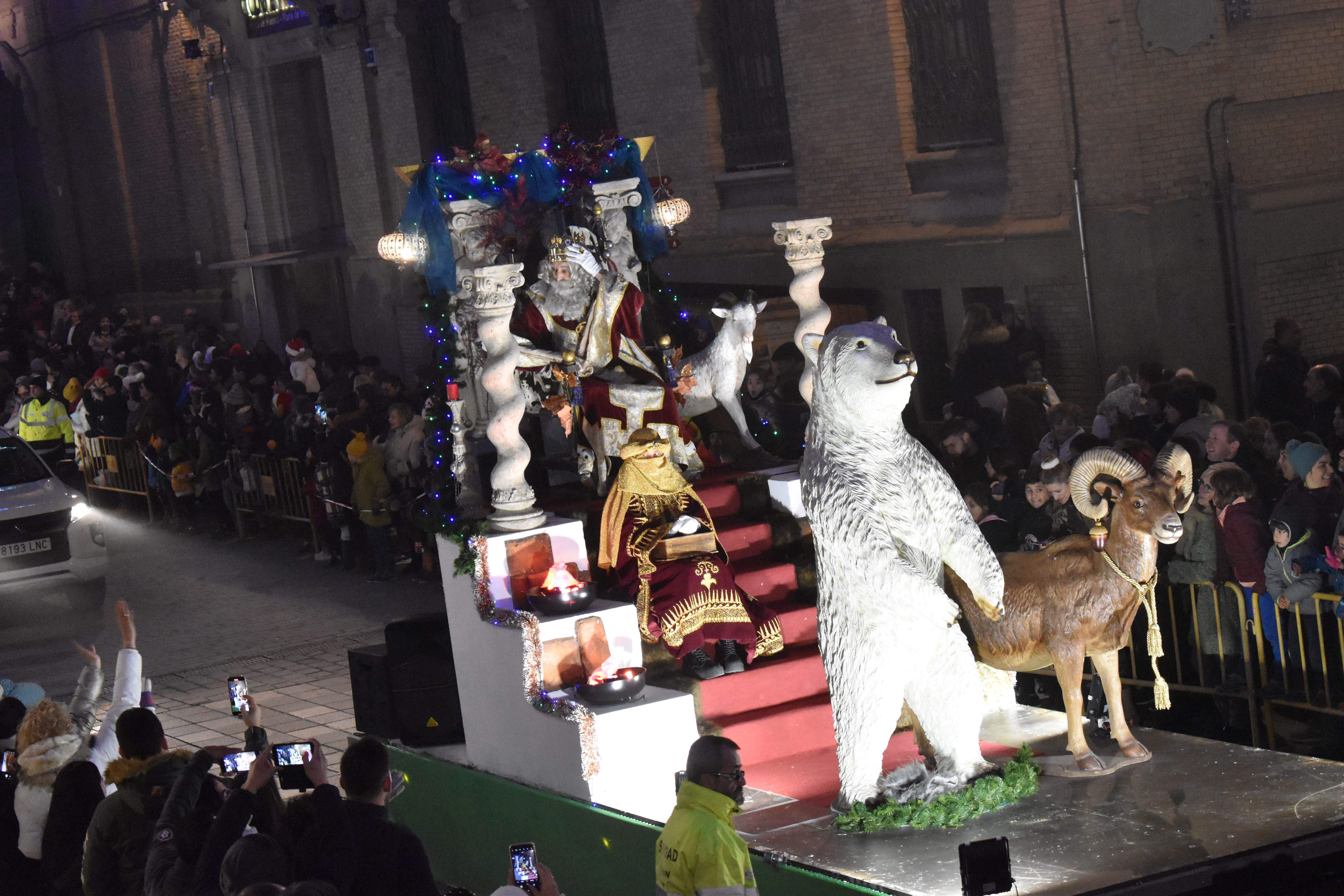 Cabalgata de los Reyes Magos de Oriente en Huesca. Foto Carlos Jalle