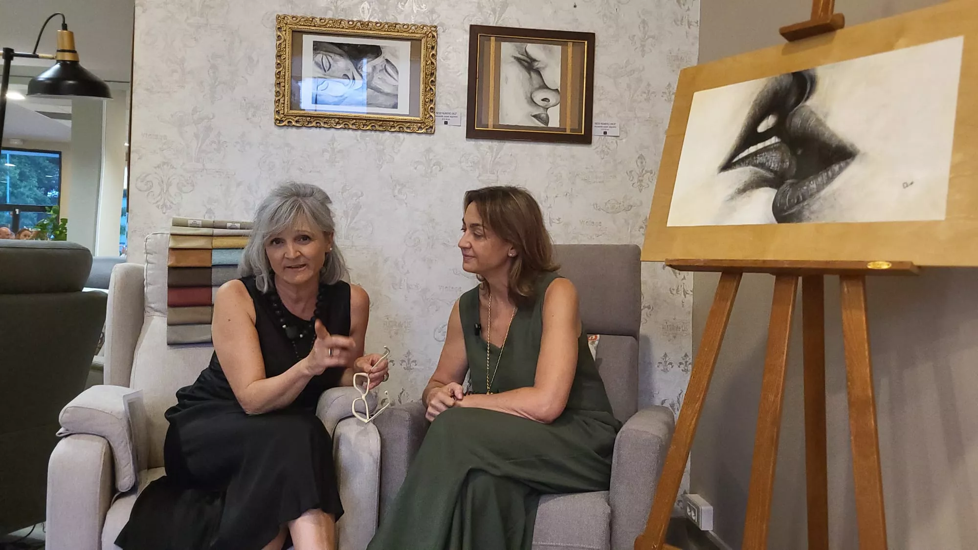 Espacio +Arte con los Besos de Mari Carmen Oliva