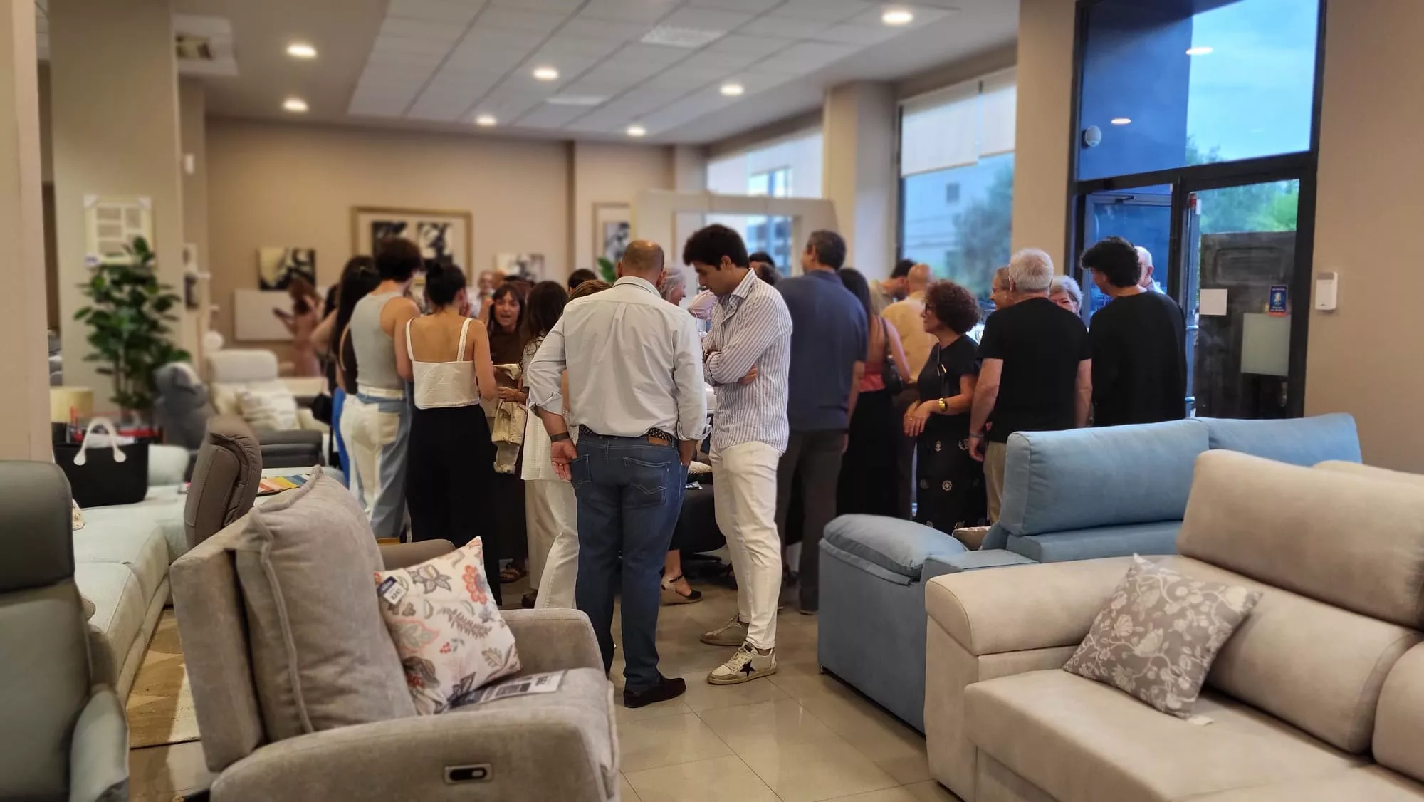 Espacio +Arte con los Besos de Mari Carmen Oliva