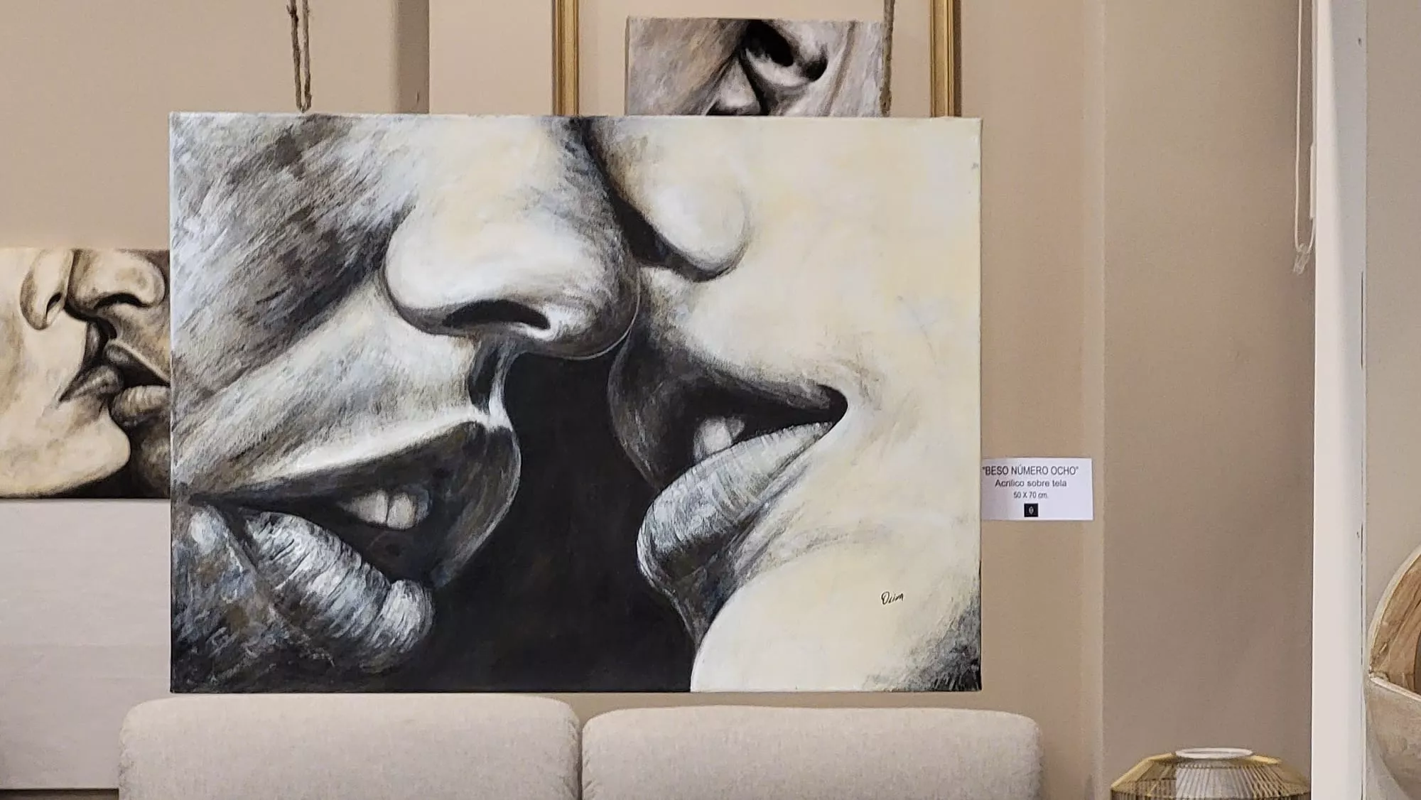 Espacio +Arte con los Besos de Mari Carmen Oliva