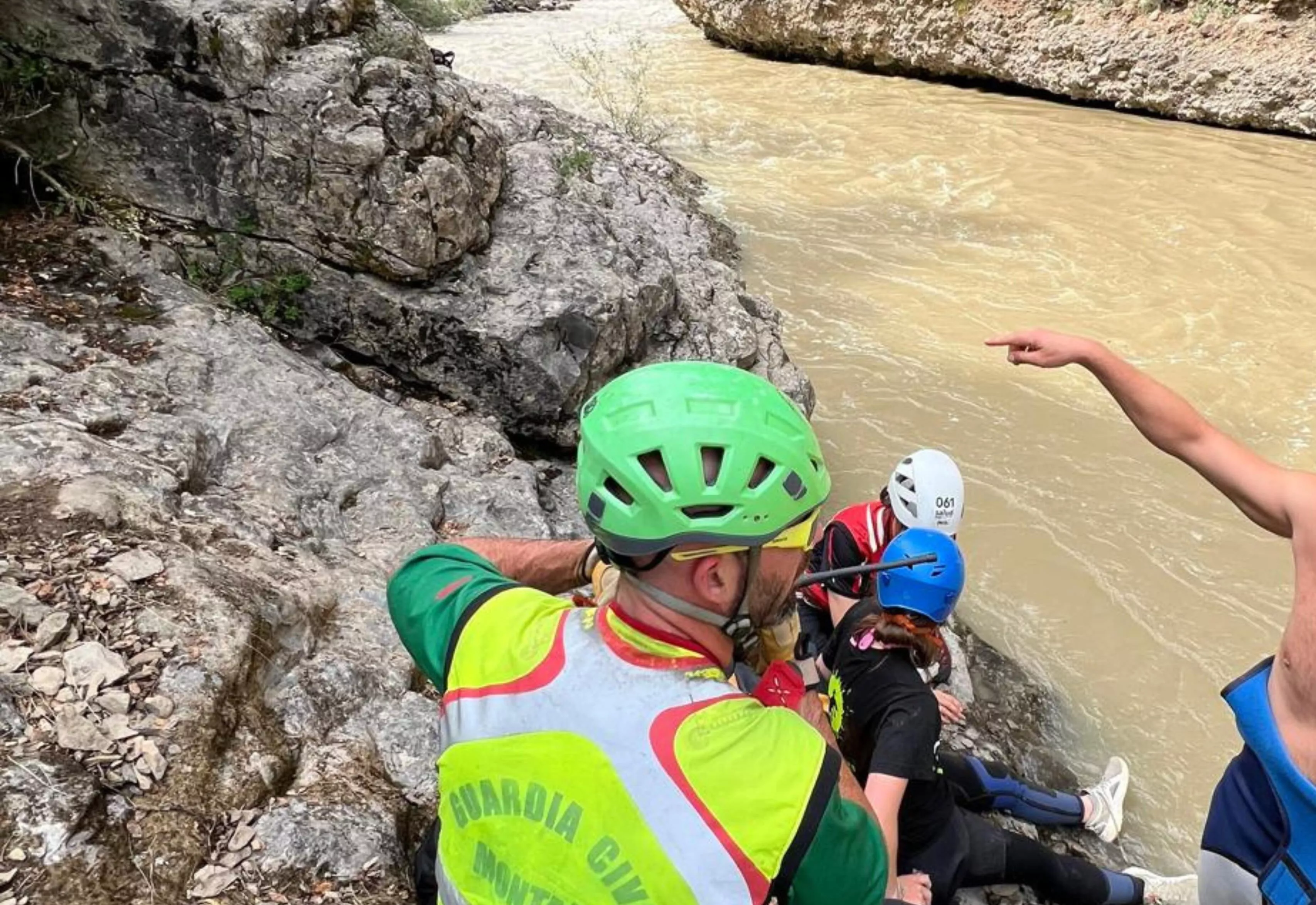 Una menor belga resulta herida grave practicando barranquismo en el río Bellos.