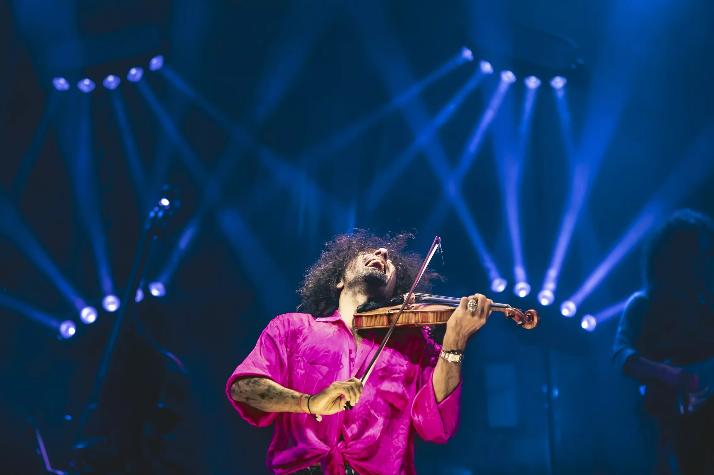 Ara Malikian arrolló desde el escenario de Pirineos Sur. Foto Jaime Oriz 