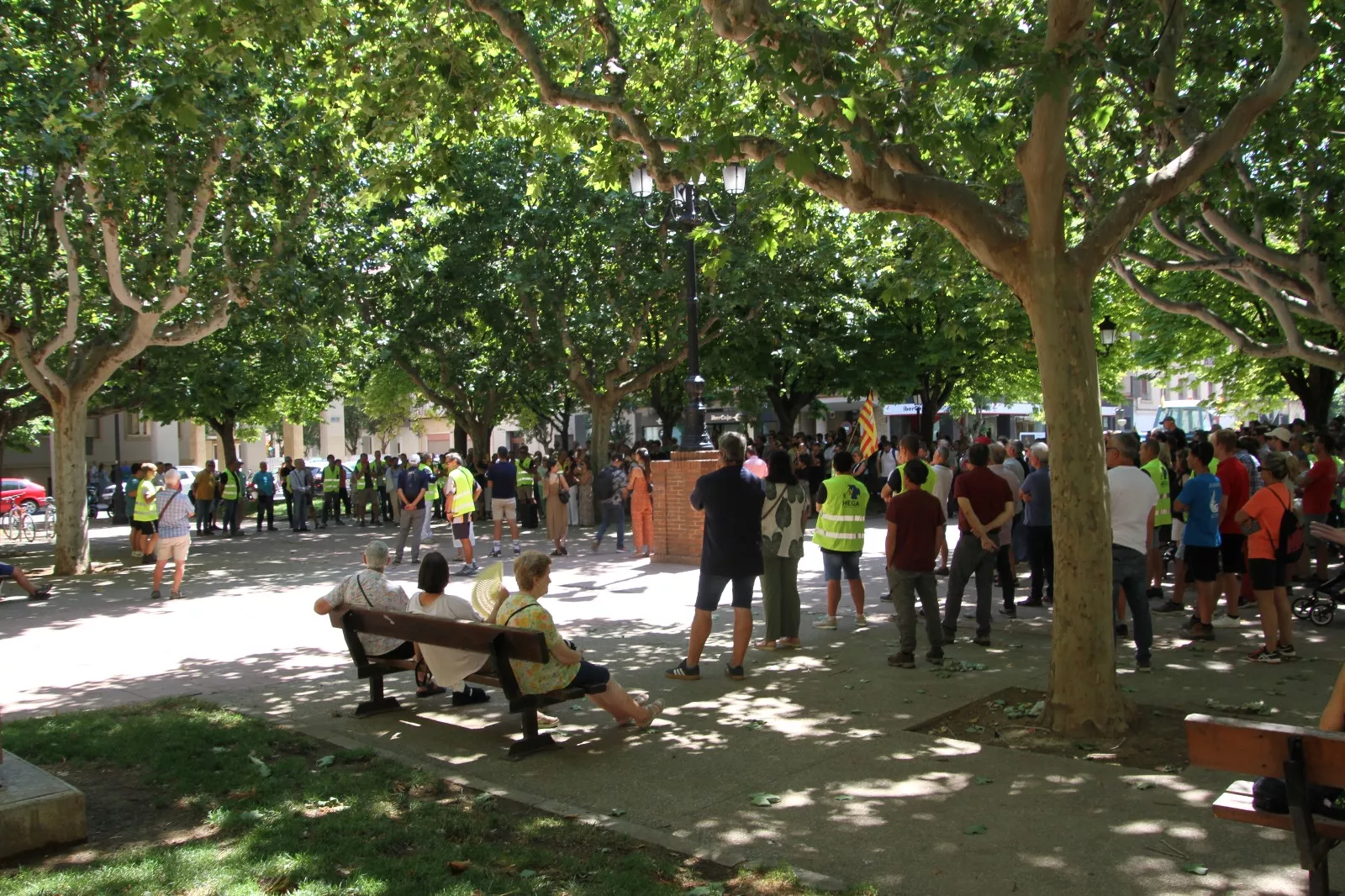 Concentración de Hega en homenaje a David Lafoz. Foto Carlos Neofato