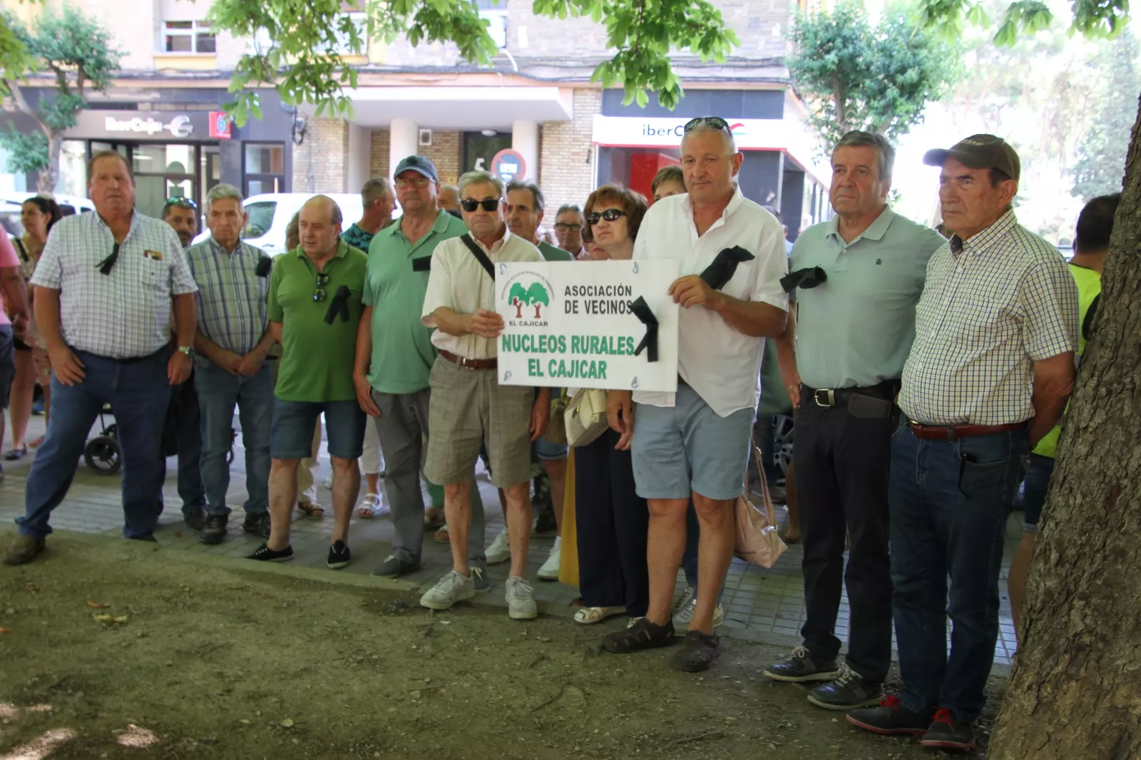 Concentración de Hega en homenaje a David Lafoz. Foto Carlos Neofato