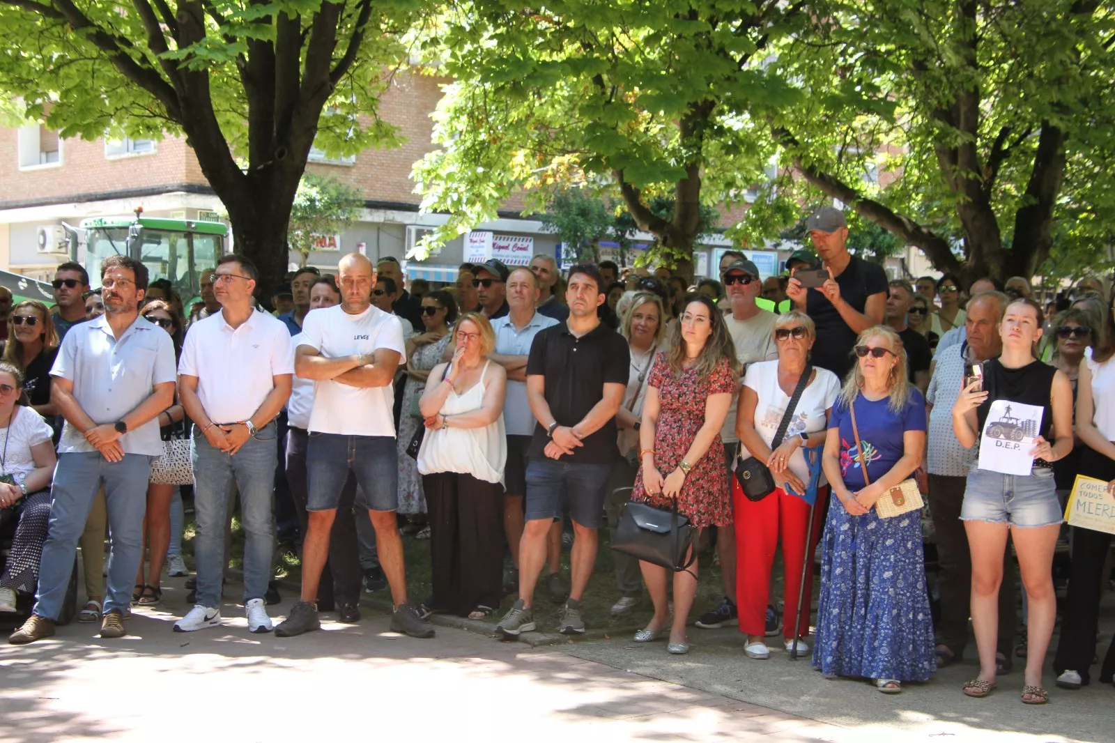 Concentración de Hega en homenaje a David Lafoz. Foto Carlos Neofato