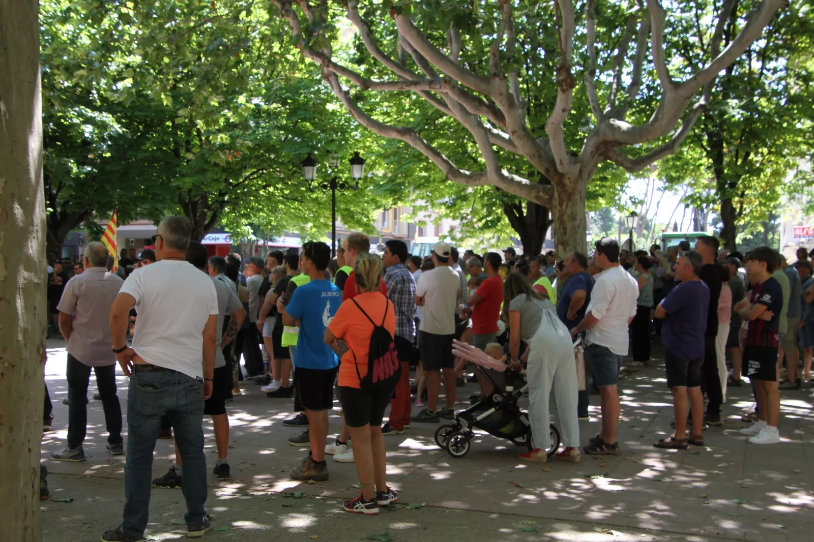 Concentración de Hega en homenaje a David Lafoz. Foto Carlos Neofato