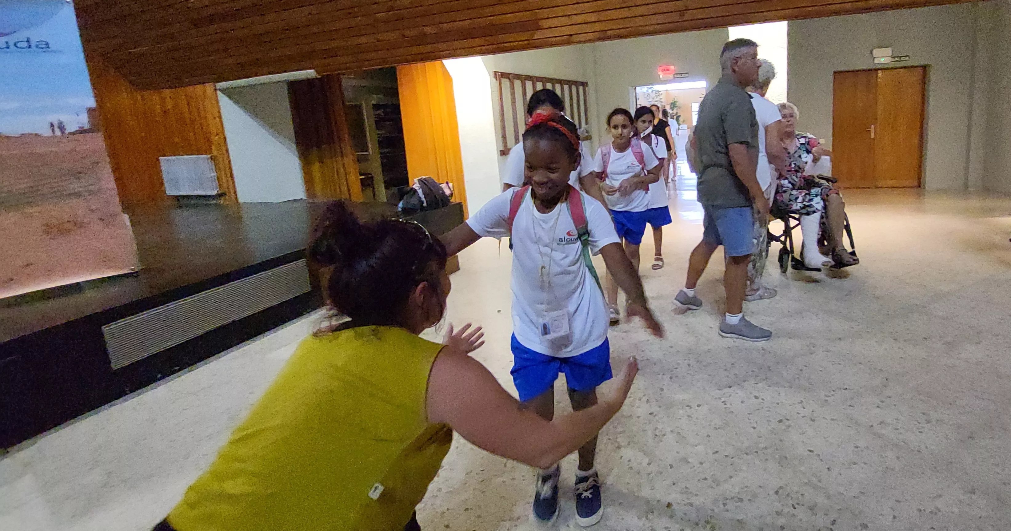 Recepción de los 41 niños y niñas saharauis del programa Vacaciones en paz de Alouda. Foto Mercedes Manterola