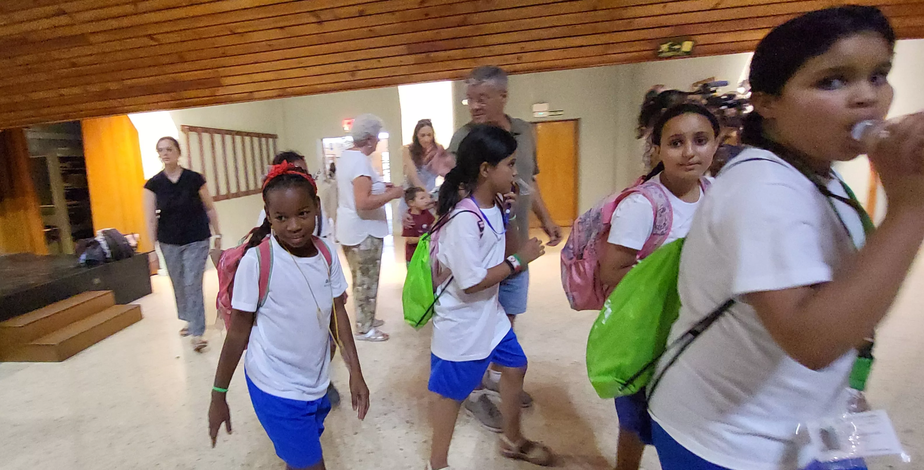 Recepción de los 41 niños y niñas saharauis del programa Vacaciones en paz de Alouda. Foto Mercedes Manterola