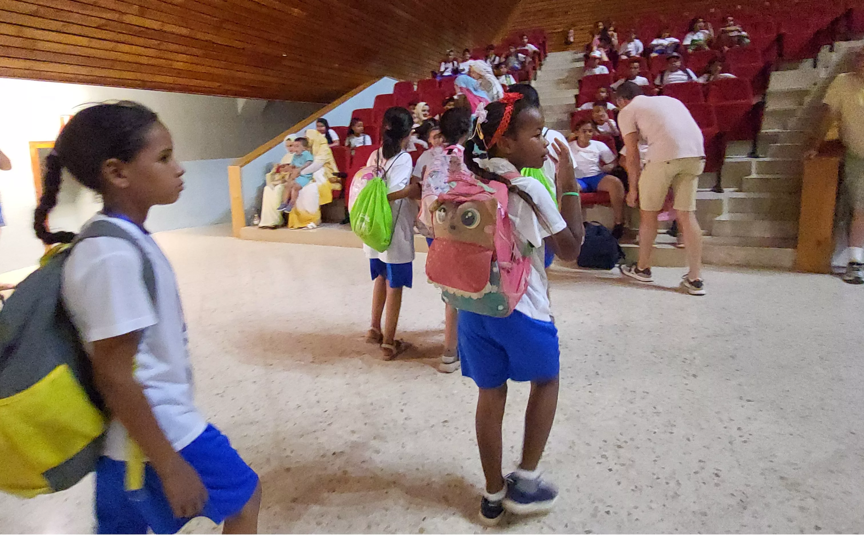 Recepción de los 41 niños y niñas saharauis del programa Vacaciones en paz de Alouda. Foto Mercedes Manterola