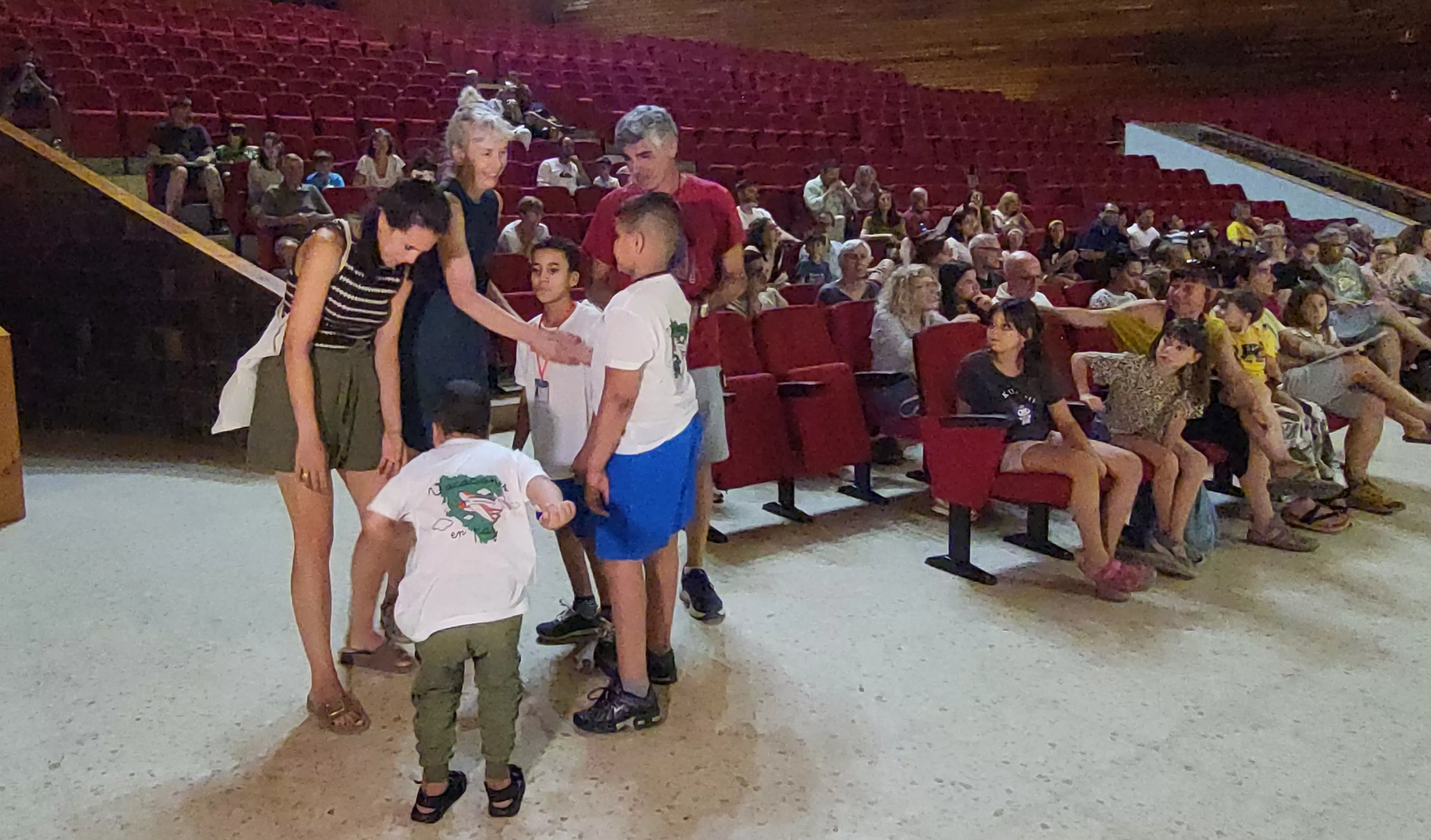 Recepción de los 41 niños y niñas saharauis del programa Vacaciones en paz de Alouda. Foto Mercedes Manterola