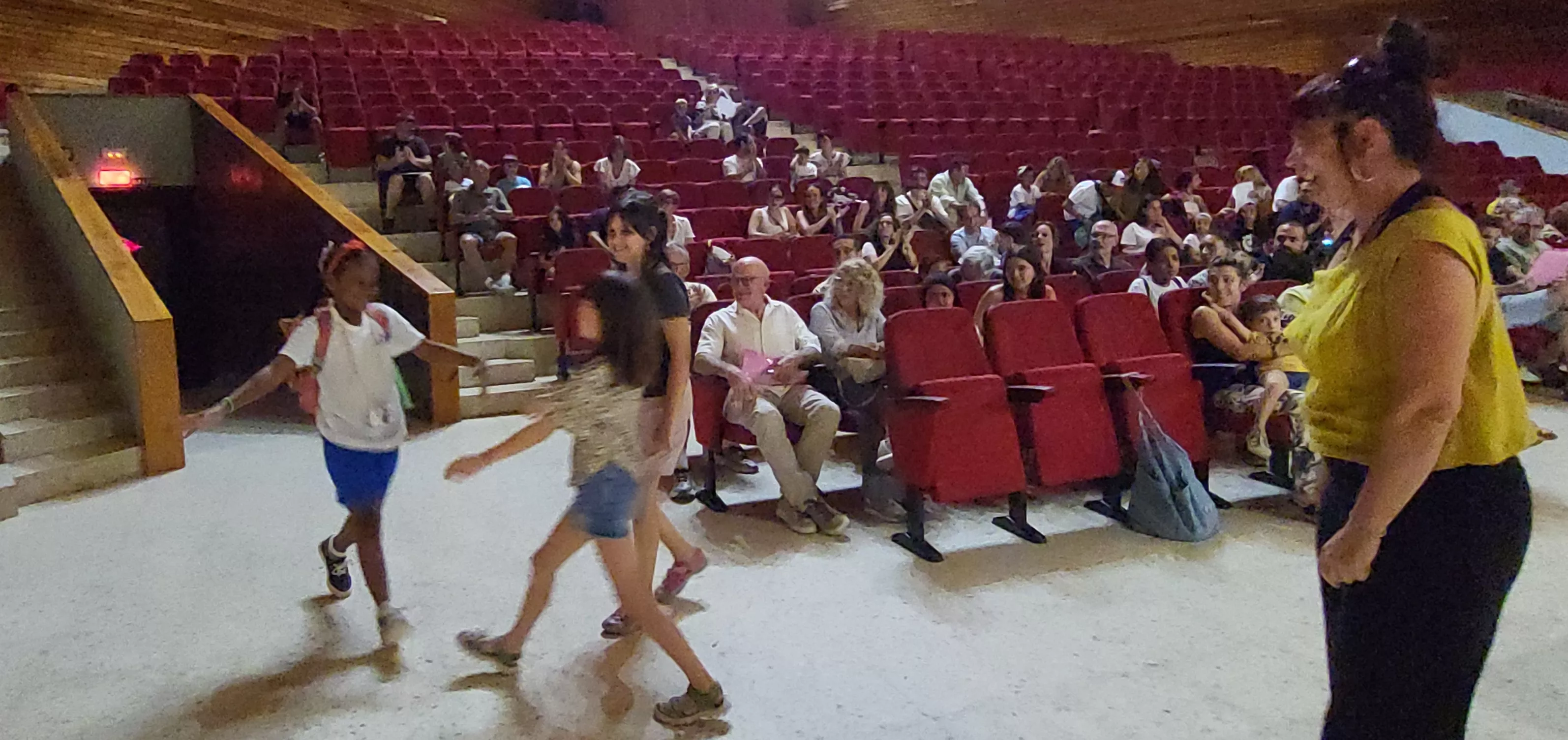 Recepción de los 41 niños y niñas saharauis del programa Vacaciones en paz de Alouda. Foto Mercedes Manterola