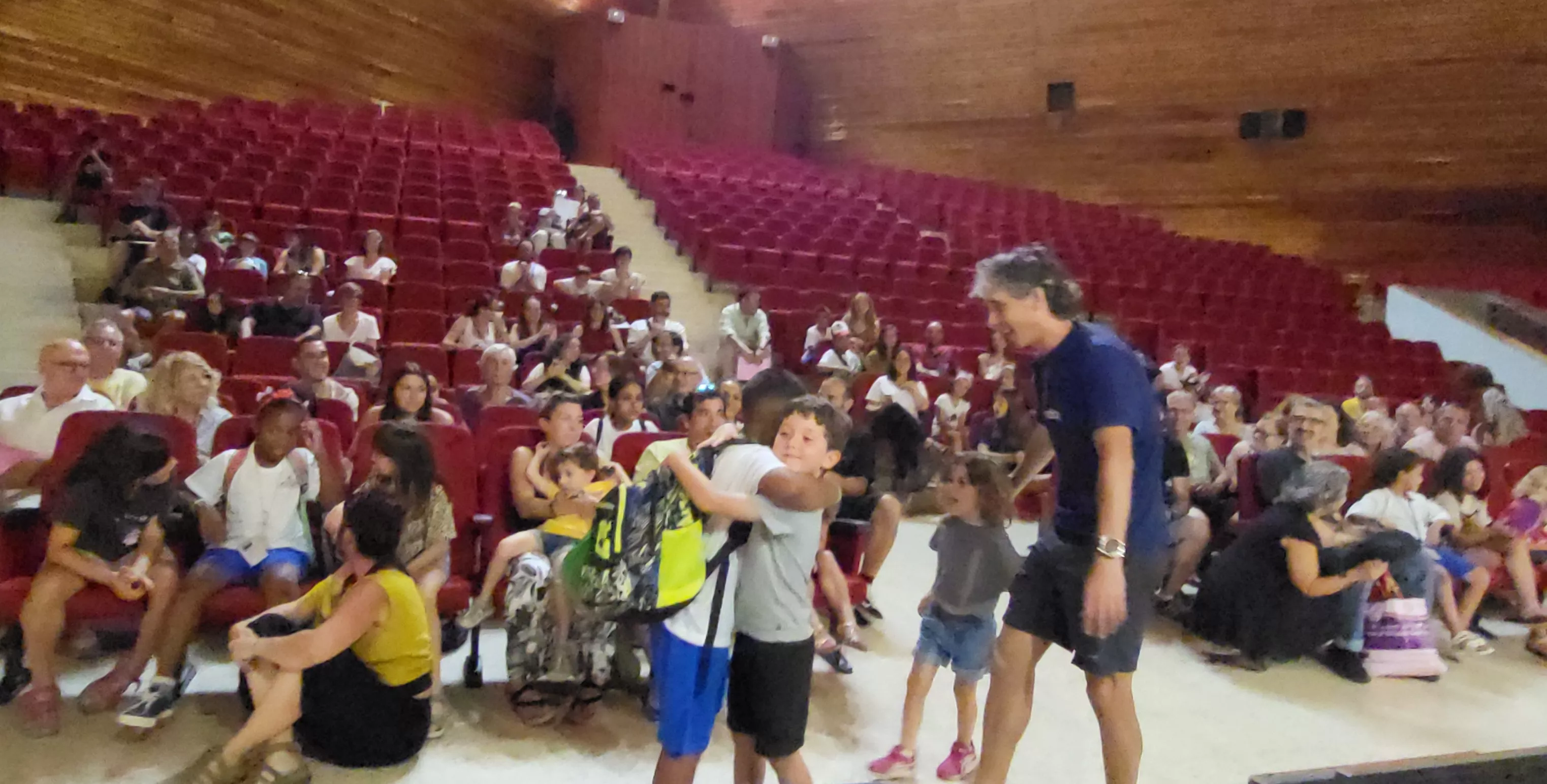 Recepción de los 41 niños y niñas saharauis del programa Vacaciones en paz de Alouda. Foto Mercedes Manterola