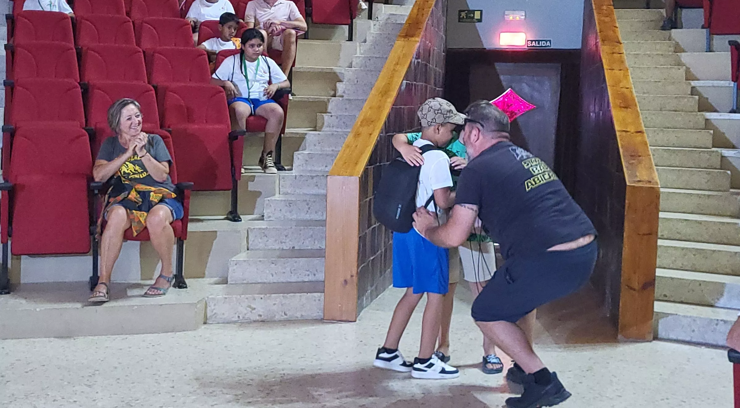 Recepción de los 41 niños y niñas saharauis del programa Vacaciones en paz de Alouda. Foto Mercedes Manterola