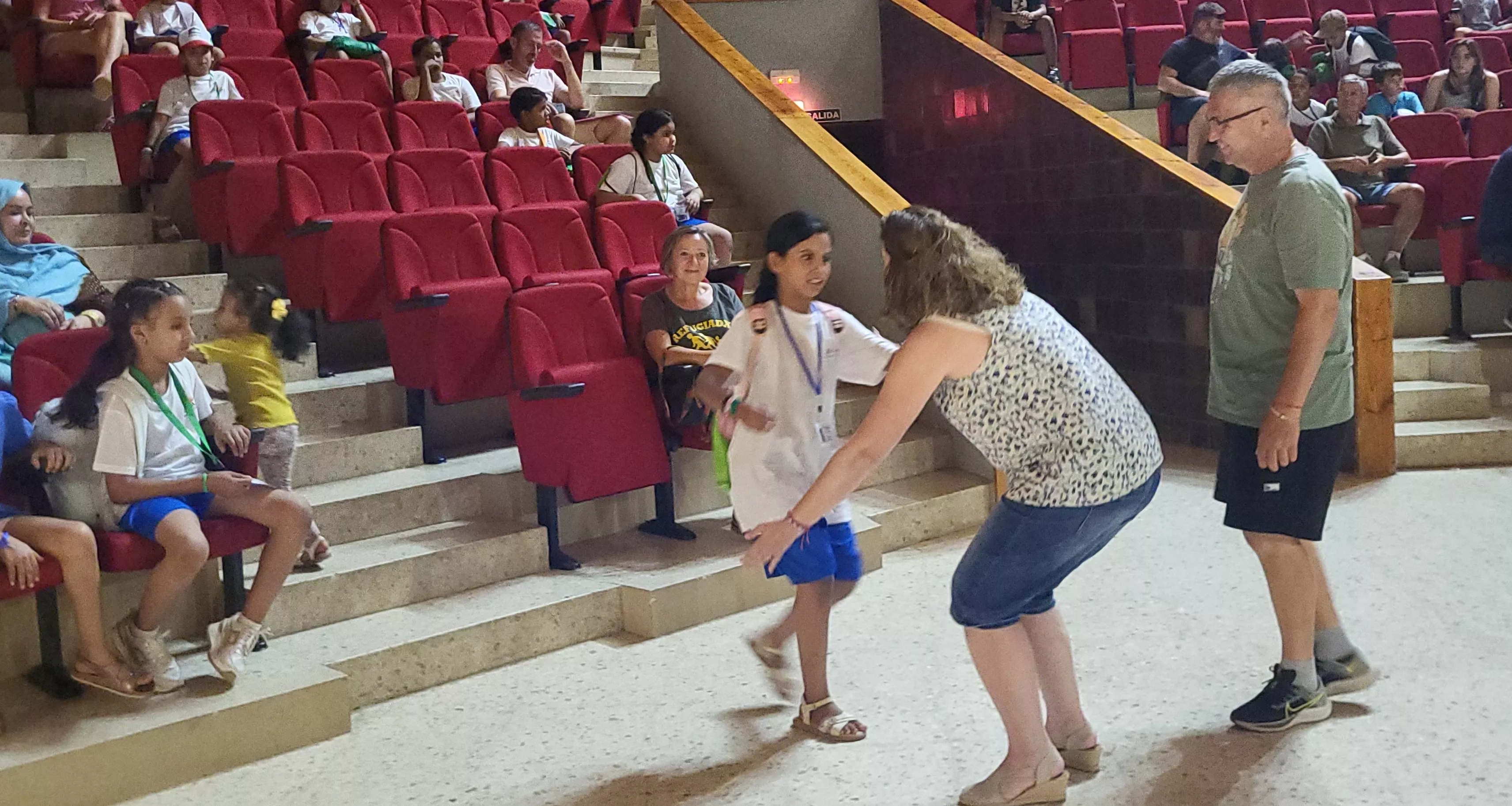 Recepción de los 41 niños y niñas saharauis del programa Vacaciones en paz de Alouda. Foto Mercedes Manterola