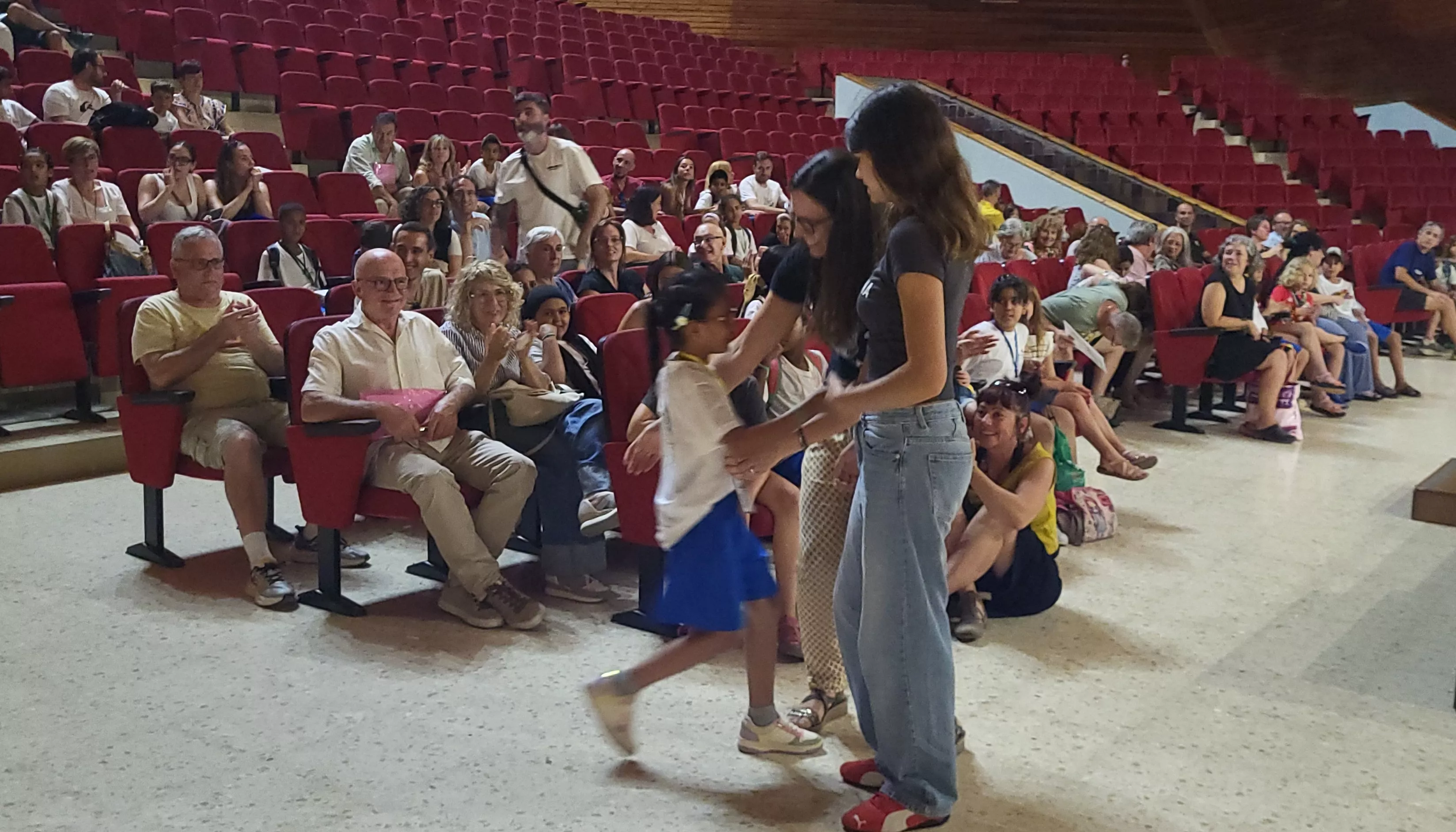 Recepción de los 41 niños y niñas saharauis del programa Vacaciones en paz de Alouda. Foto Mercedes Manterola
