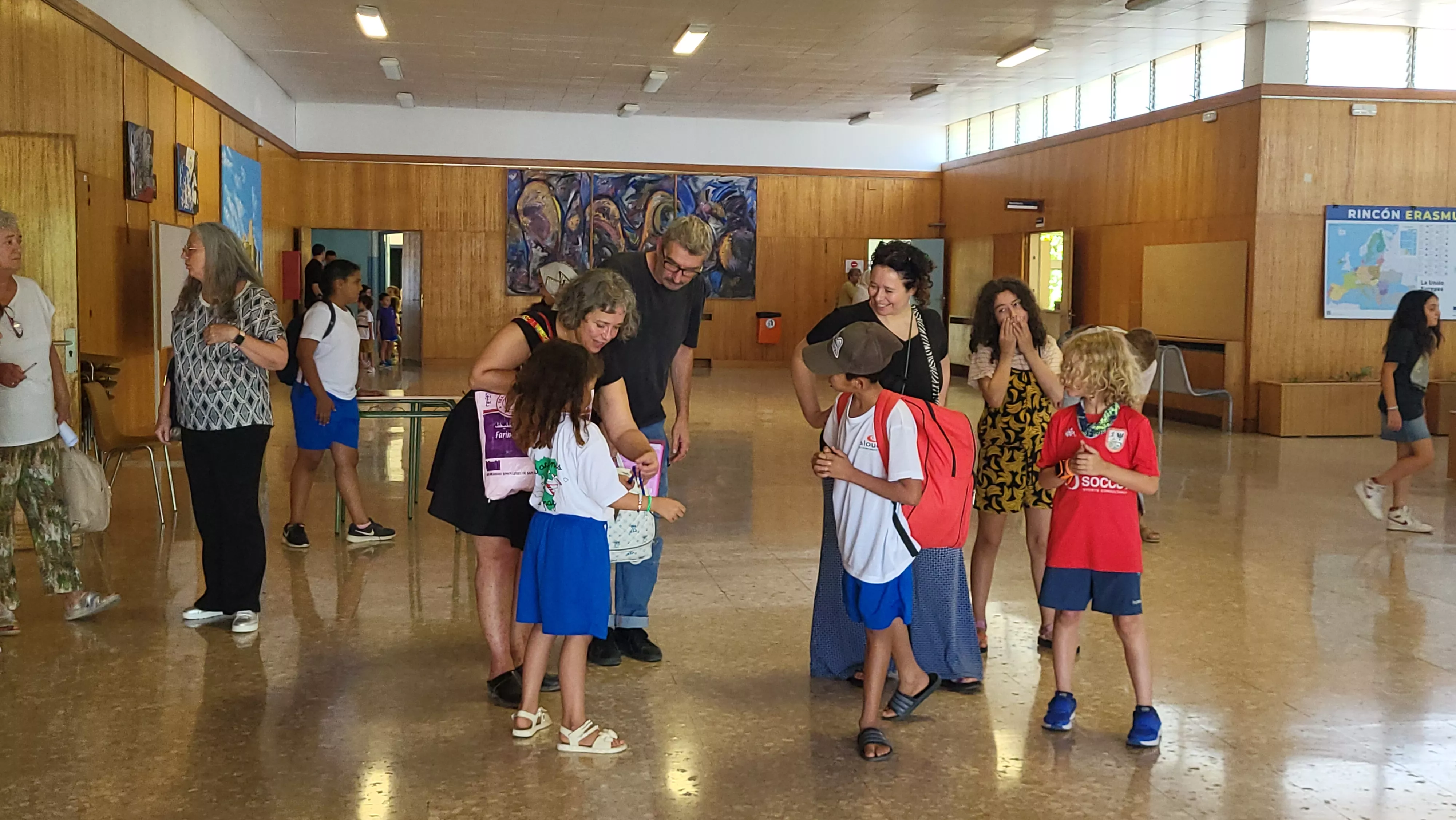 Recepción de los 41 niños y niñas saharauis del programa Vacaciones en paz de Alouda. Foto Mercedes Manterola