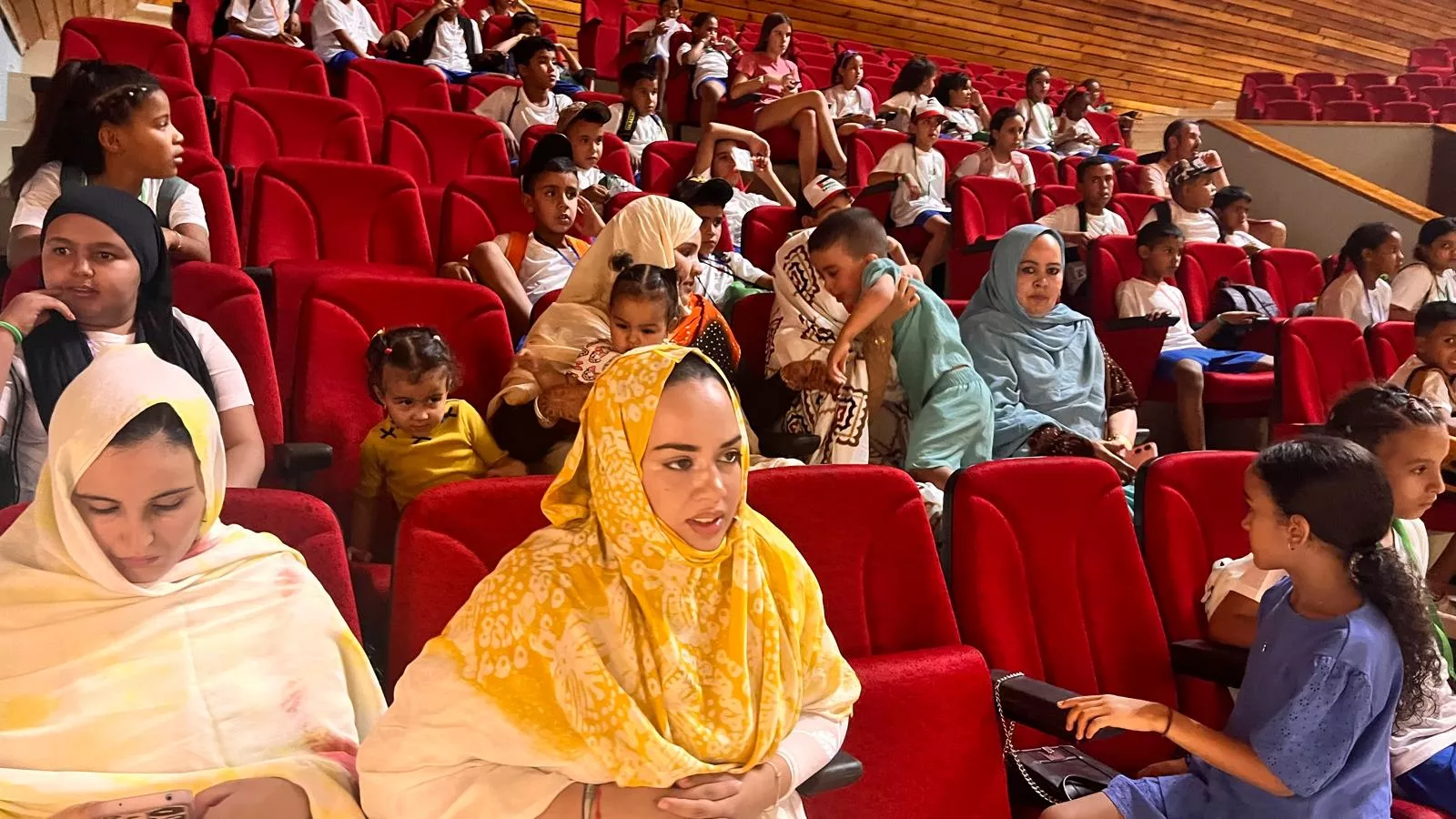 Recepción de los 41 niños y niñas saharauis del programa Vacaciones en paz de Alouda. Foto Mercedes Manterola