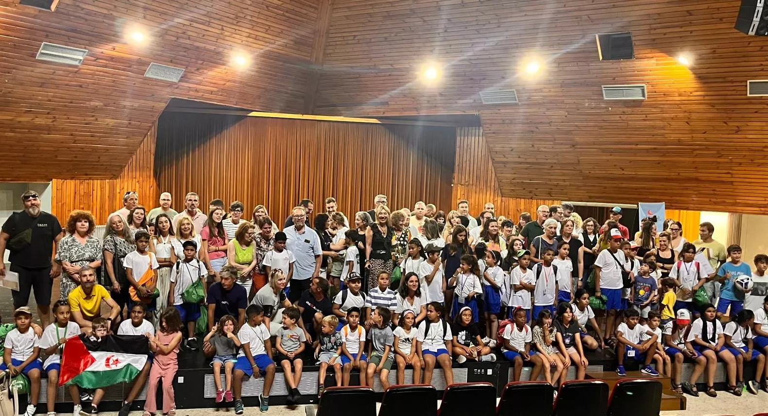 Recepción de los 41 niños y niñas saharauis del programa Vacaciones en paz de Alouda. Foto Mercedes Manterola