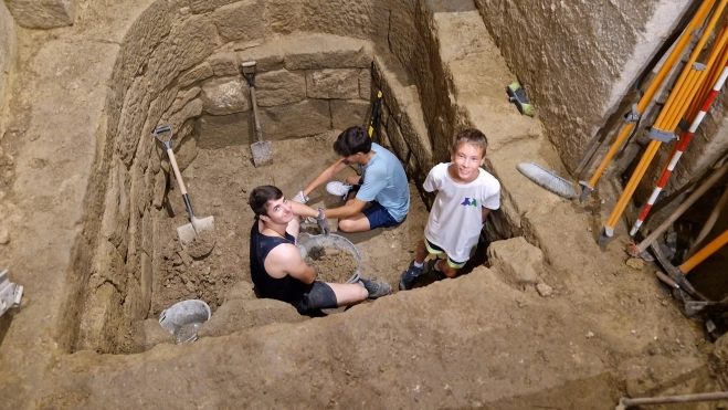 Campo de trabajo en San Pedro el Viejo. Foto Myriam Martínez Campo de trabajo en San Pedro el Viejo. Foto Myriam Martínez