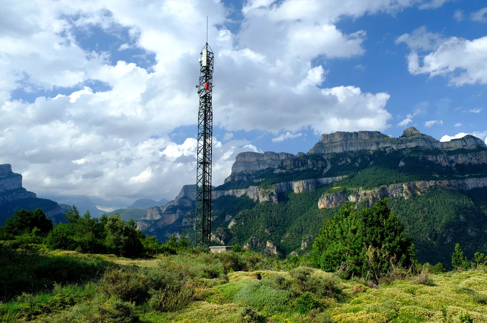 El Valle de Vío y el cañón de Añisclo mejoran sus comunicaciones de emergencia y TDT.