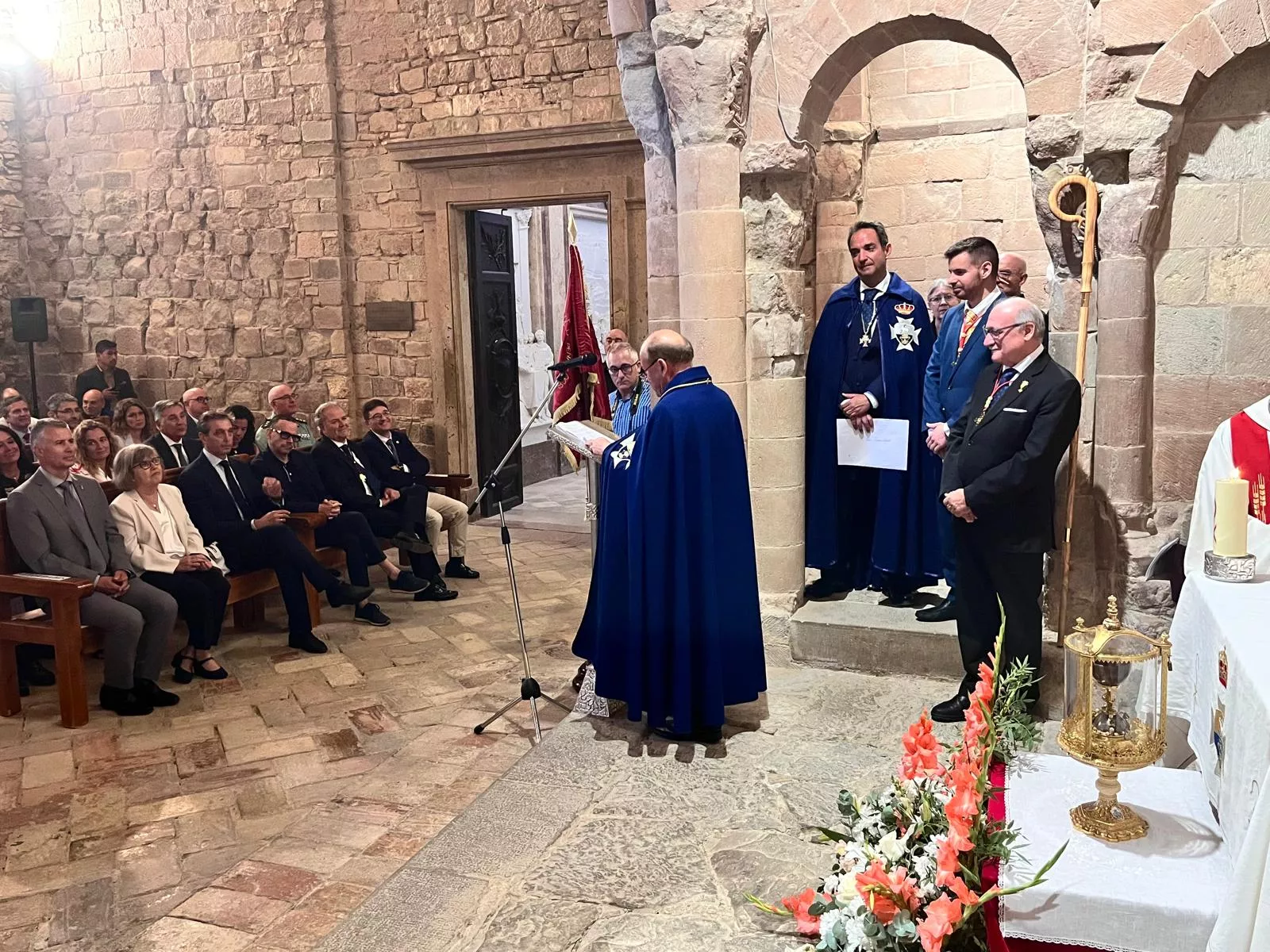 El Santo Cáliz regresa al Monasterio de San Juan de la Peña.