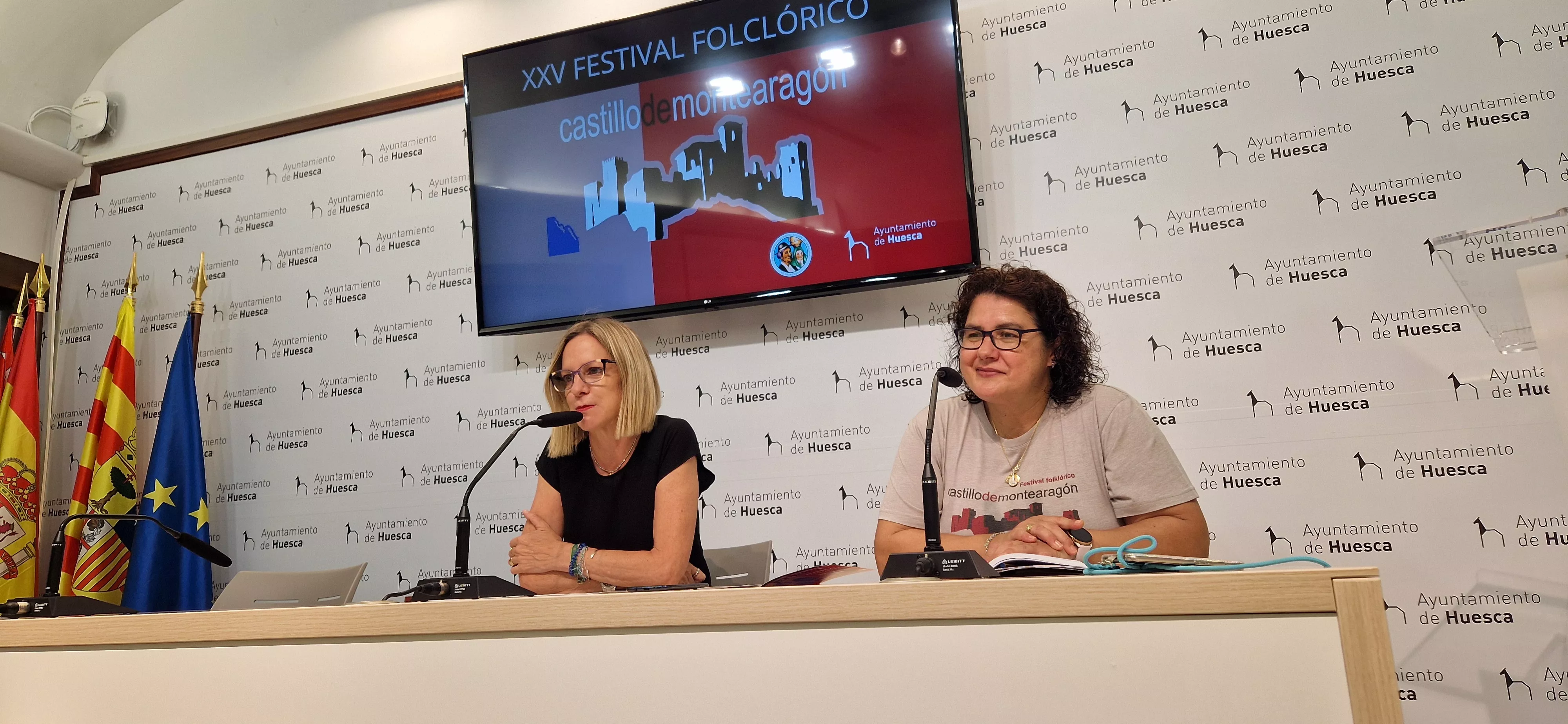 Nuria Mur y Noemí Lanaspa, en la rueda de prensa. Foto Myriam Martínez 