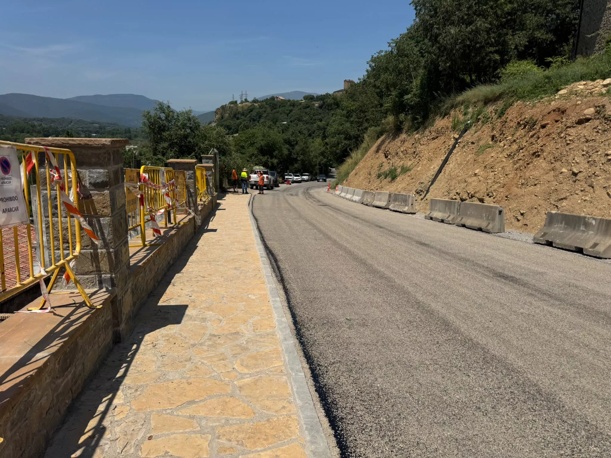 Acceso Casco Antiguo de Aínsa tras las obras de emergencia.