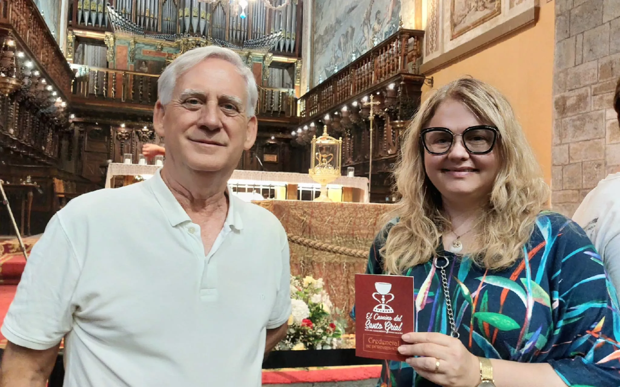  Eucaristía con el Santo Cáliz en la Catedral de Jaca