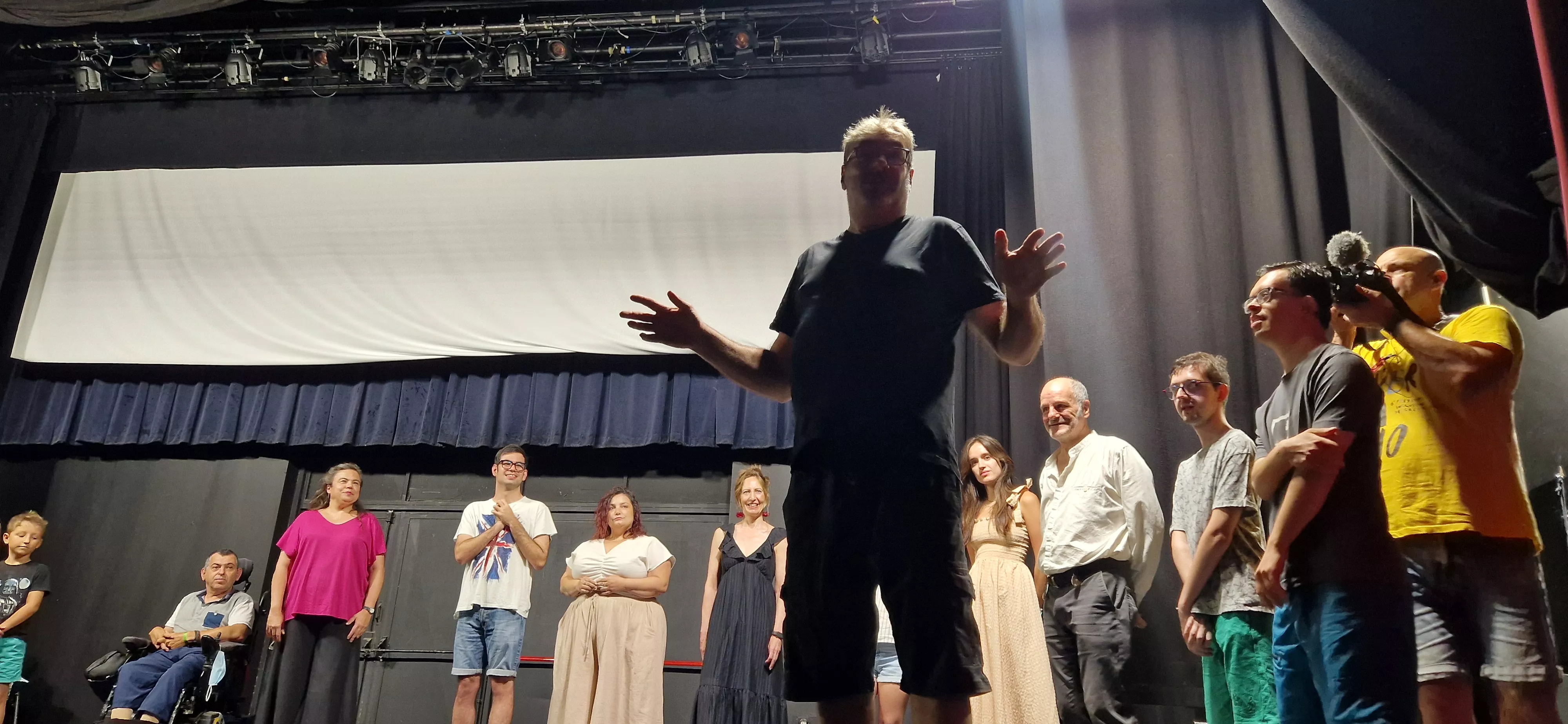 Kike Lera, dirigiendo el cásting del nuevo espectáculo de Diversario 2026. Foto Myriam Martínez