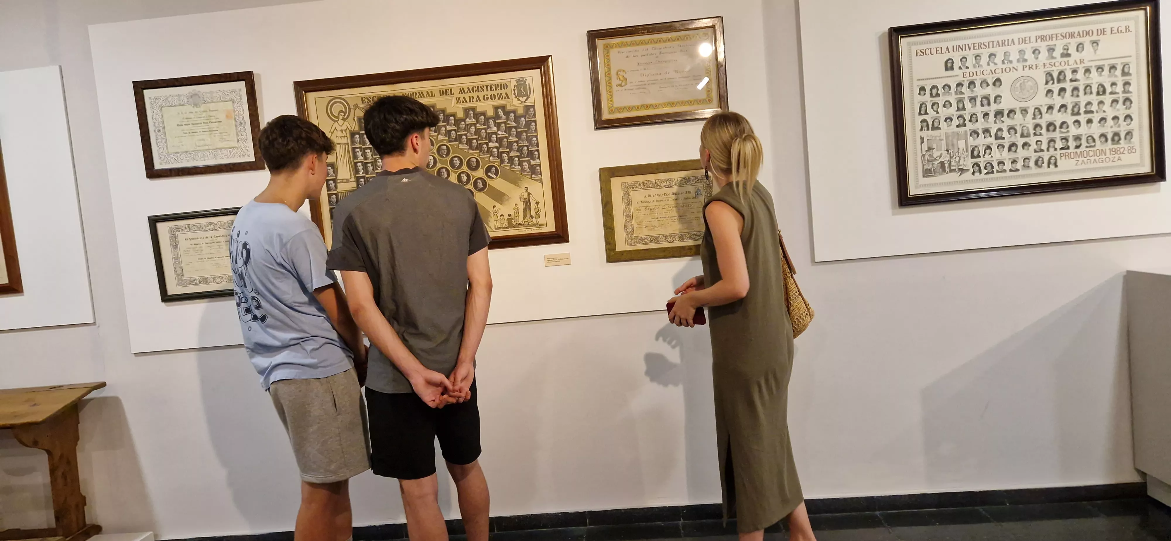 Visita de la Asociación Elkarbidea y la Cruz Blanca al Museo Pedagógico de Aragón. Foto Myriam Martínez