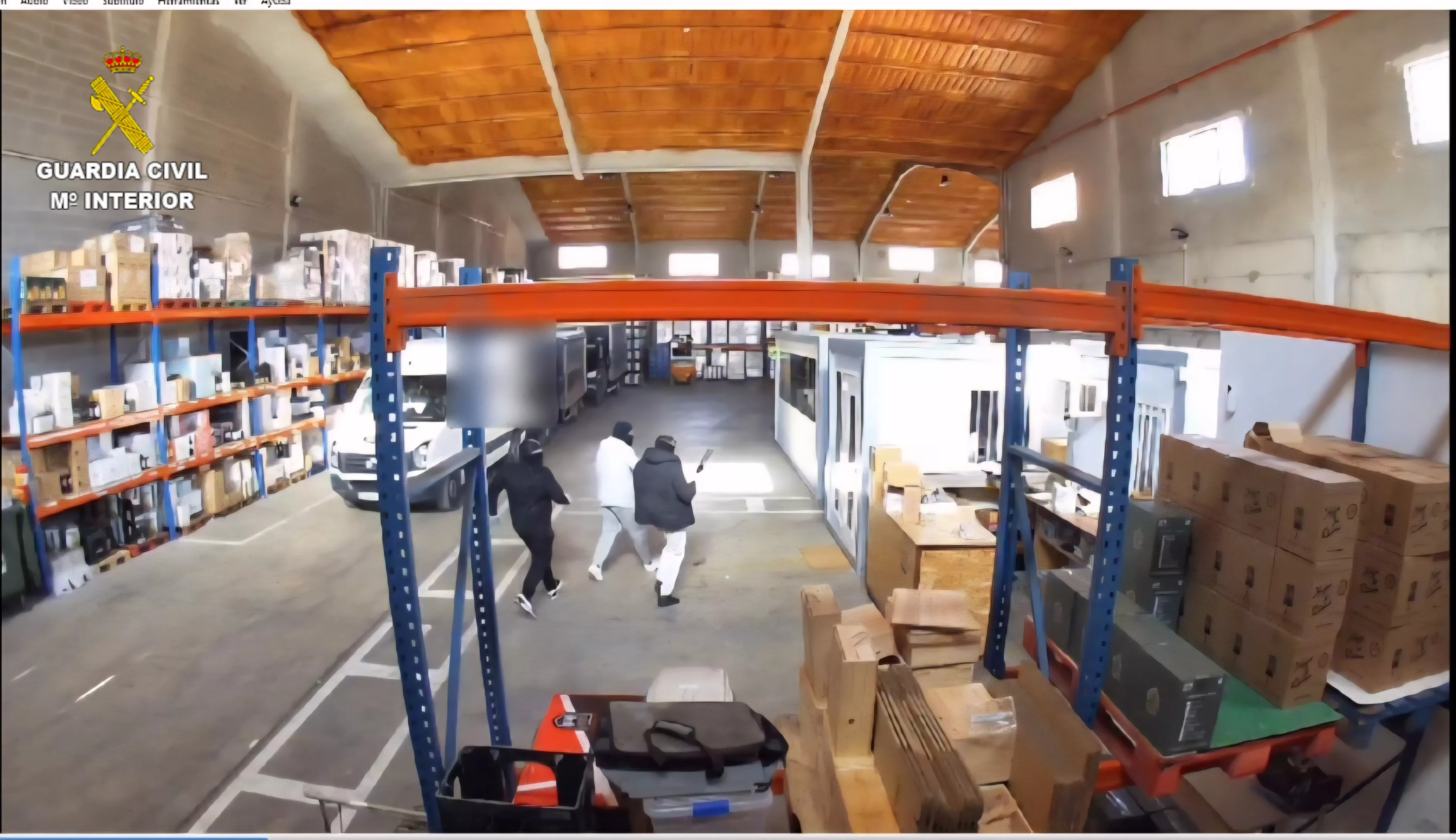 Uno de los almacenes en polígonos industriales donde se cometieron los robos con fuerza de la banda