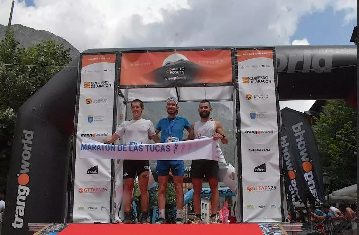 Podio masculino del Maratón de Las Tucas. Foto Ana Cristina Muñoz