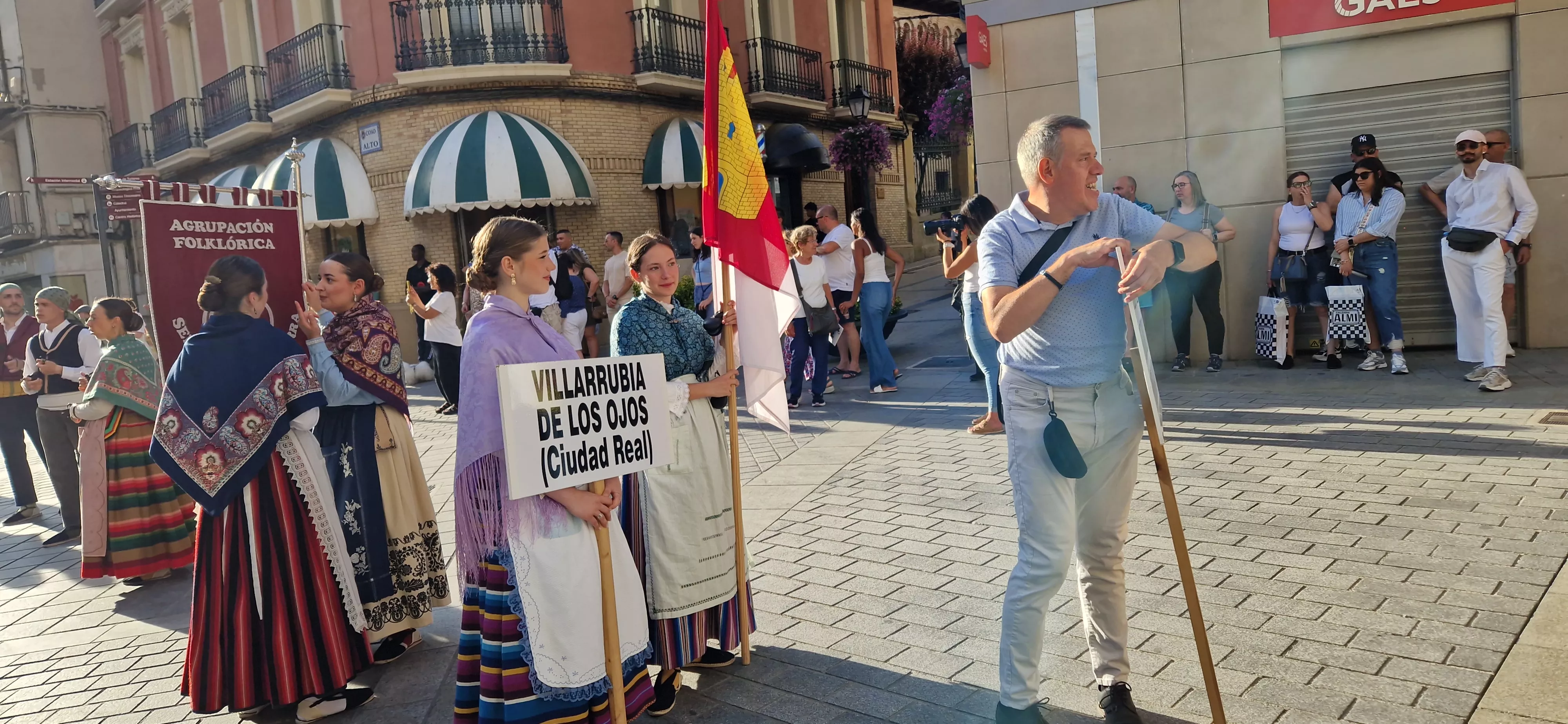 Festival Folclórico Castillo de Montearagón. Foto Myriam Martinez 