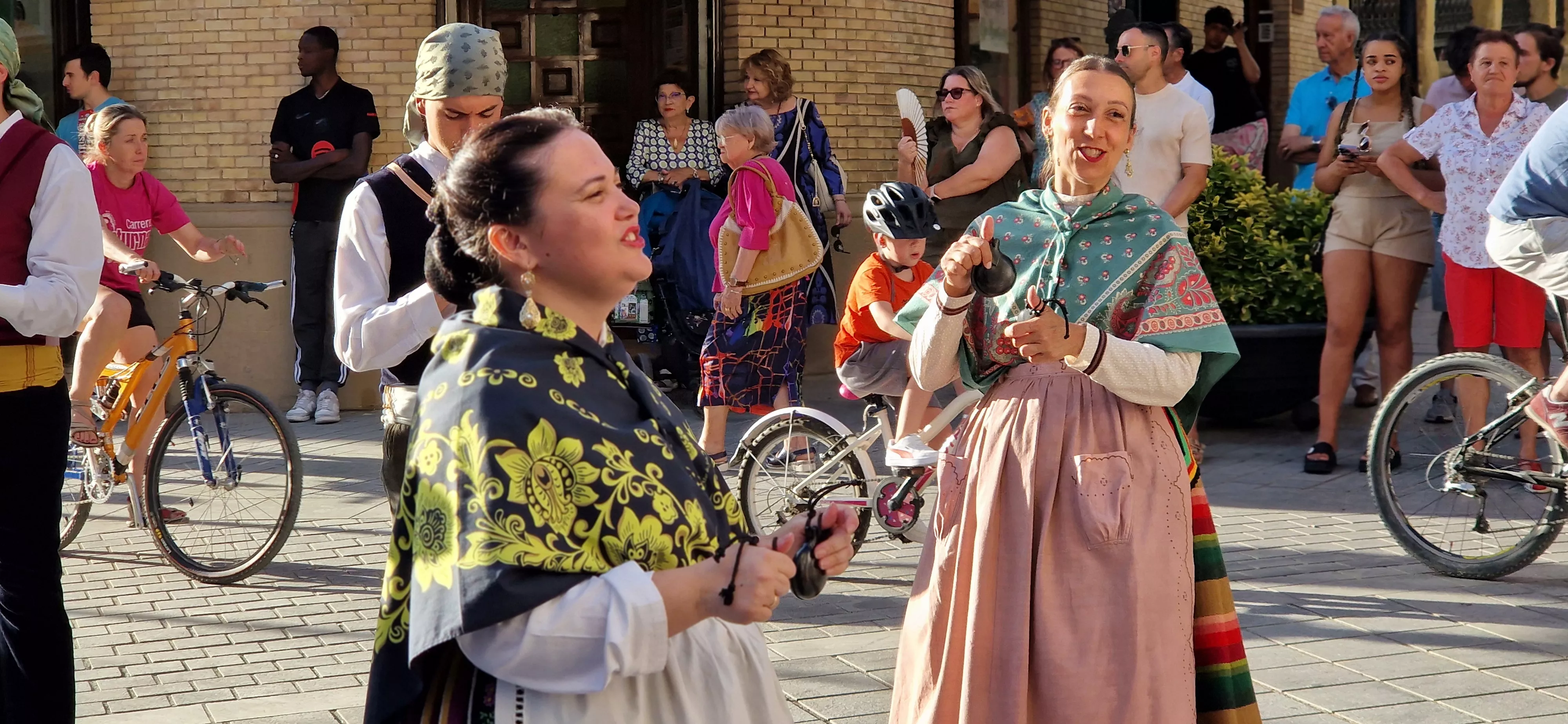 Festival Folclórico Castillo de Montearagón. Foto Myriam Martinez 