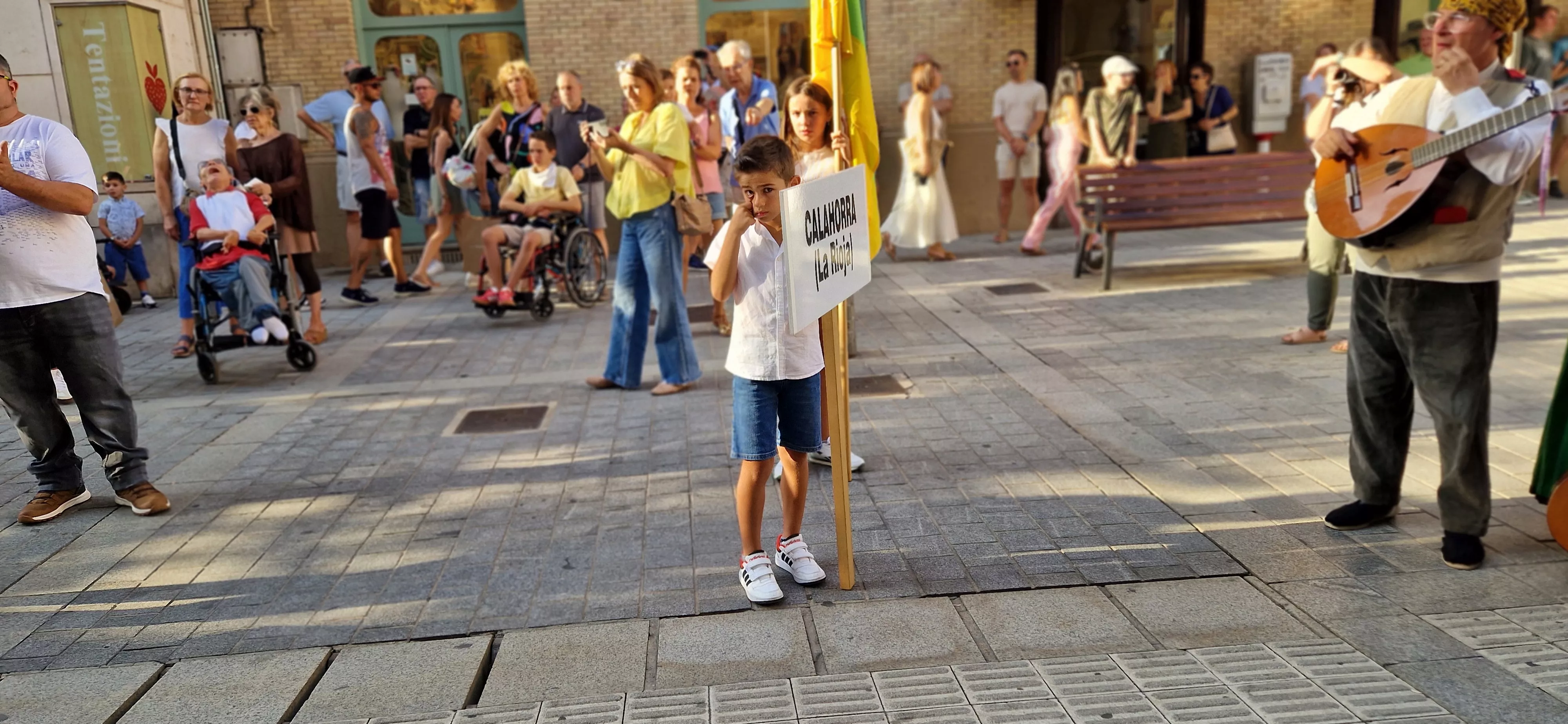 Festival Folclórico Castillo de Montearagón. Foto Myriam Martinez 