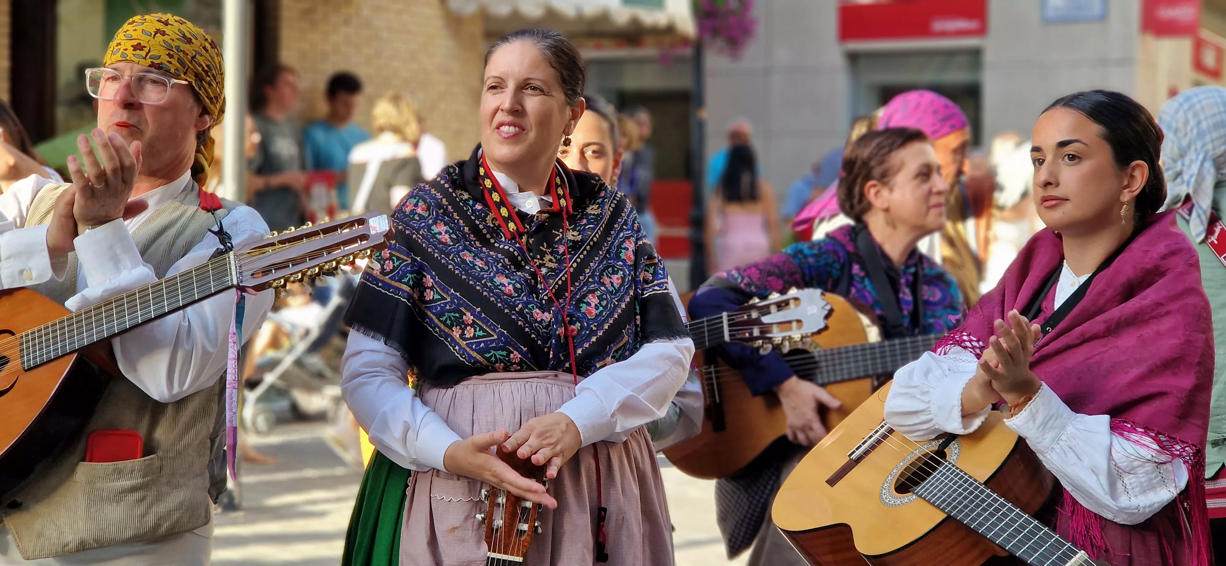 Festival Folclórico Castillo de Montearagón. Foto Myriam Martinez 